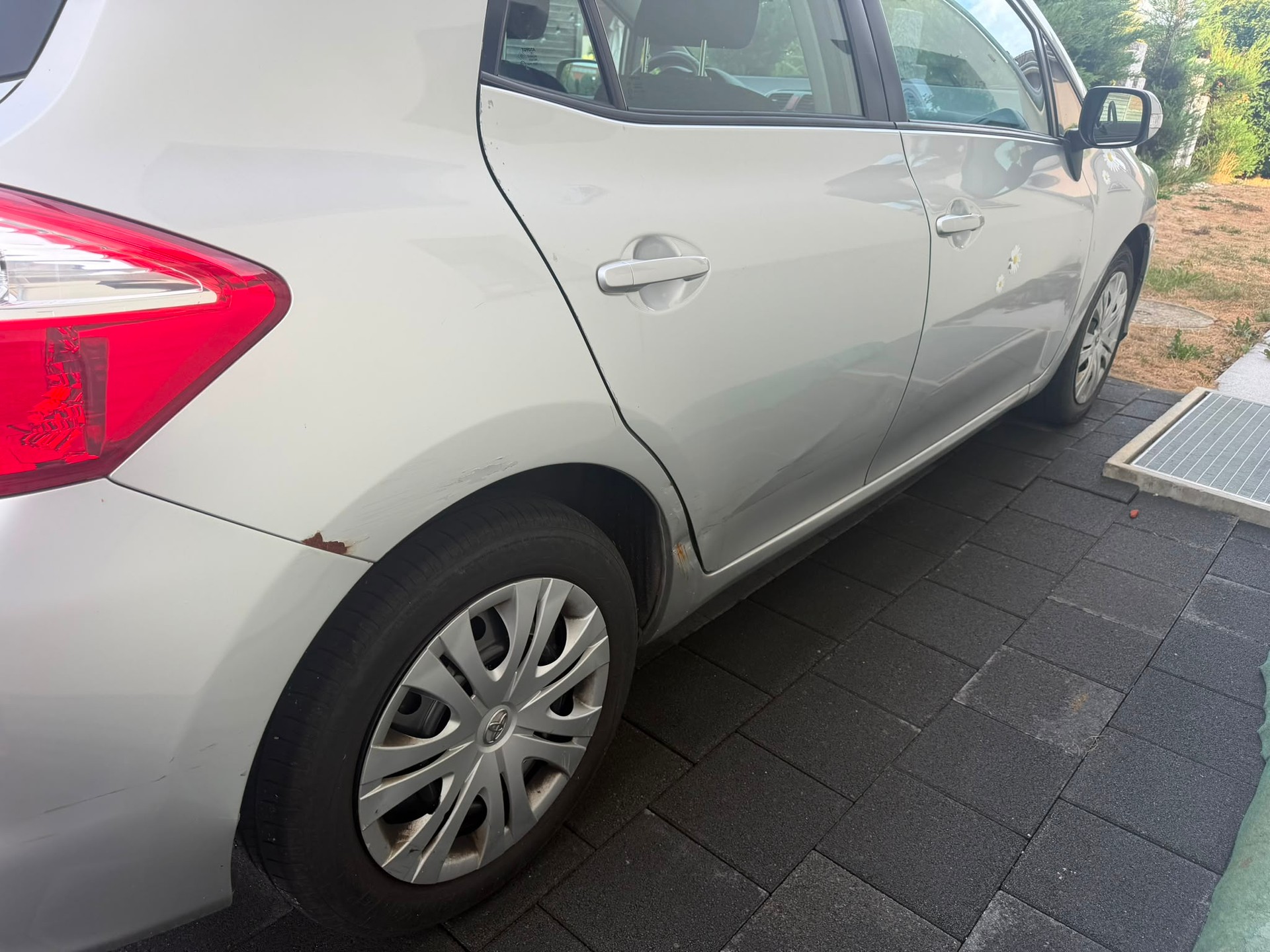 TOYOTA Auris 1.6 Linea Luna-image-2