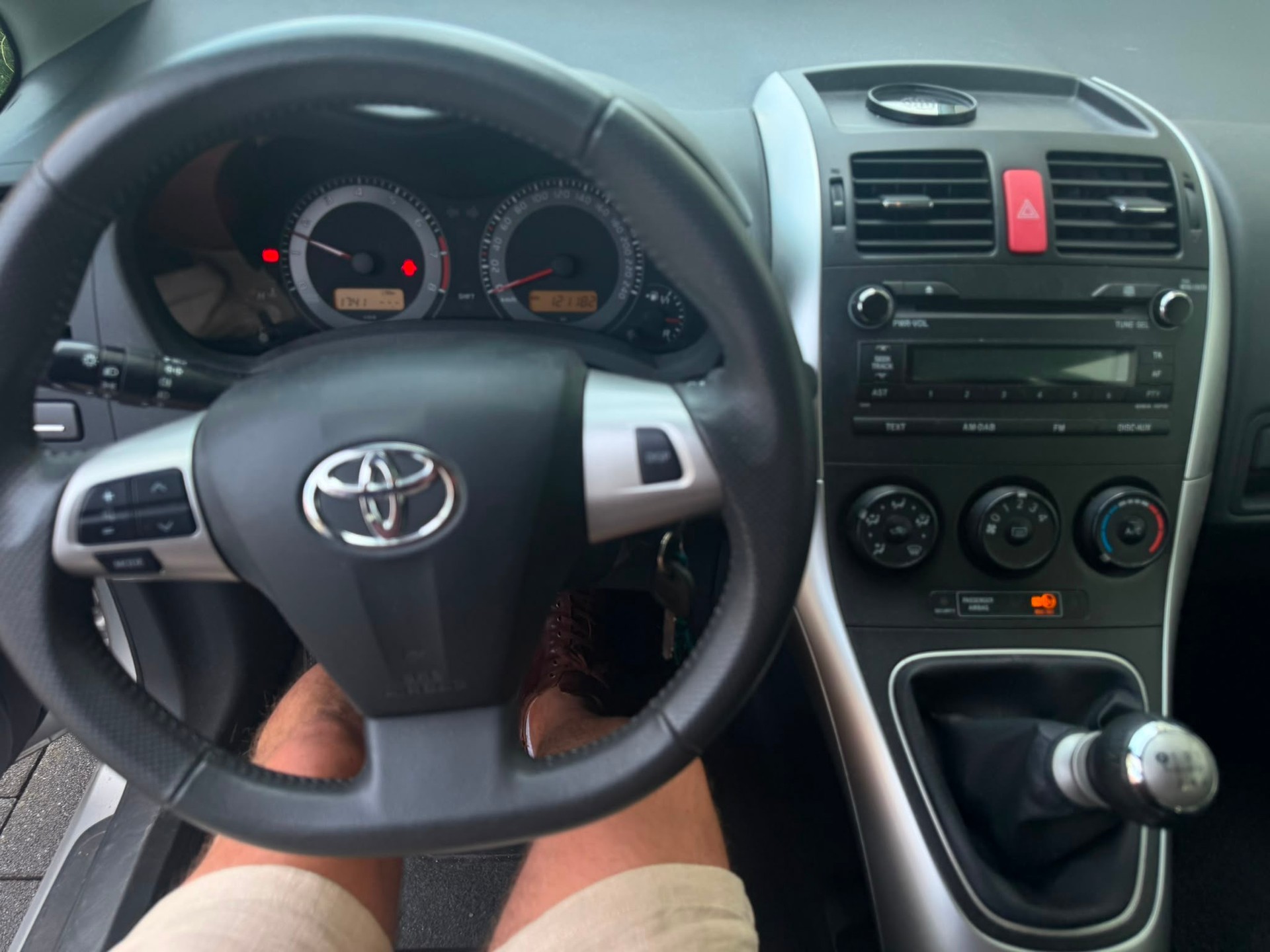 TOYOTA Auris 1.6 Linea Luna-image-7