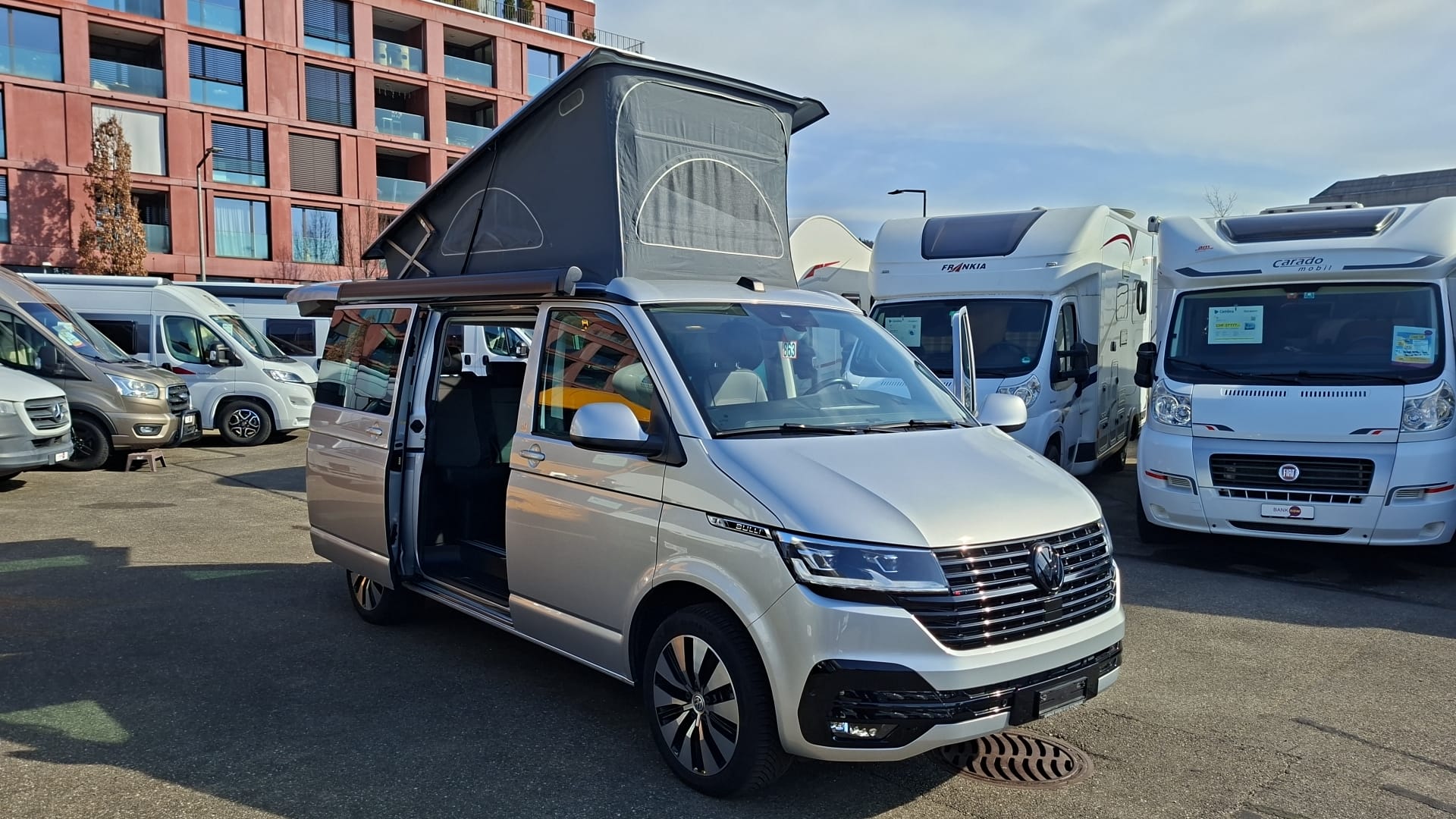 VW T6.1 California 2.0 TDI Beach Liberty 4Motion DSG-image-0