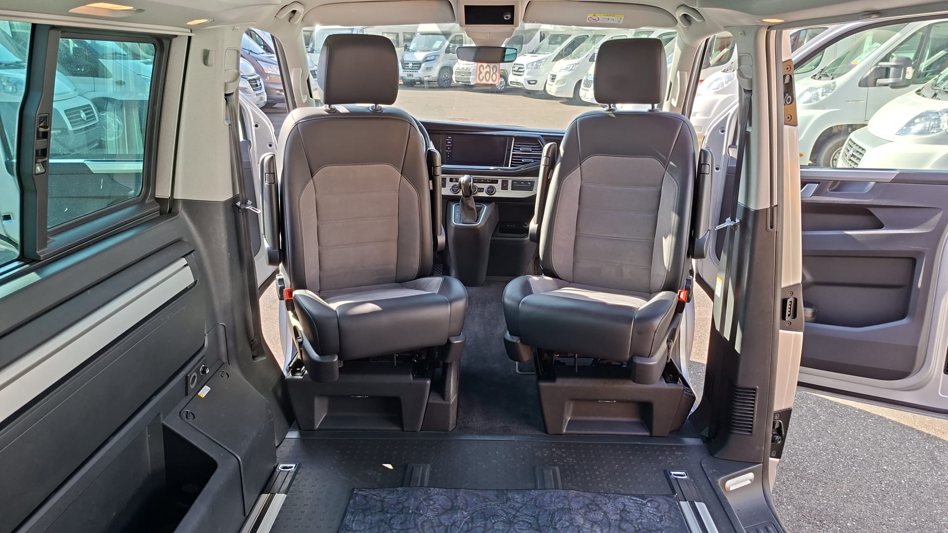 VW T6.1 California 2.0 TDI Beach Liberty 4Motion DSG-image-14