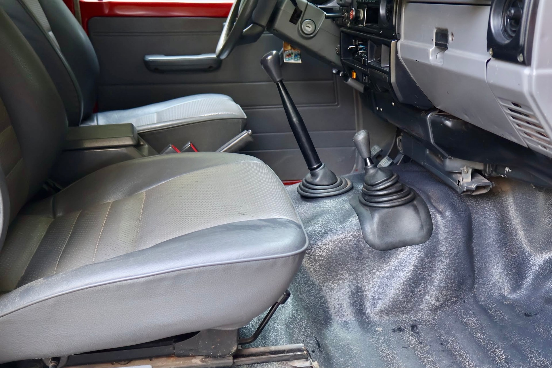 TOYOTA Land Cruiser 400 HdT 4.2 D-image-8