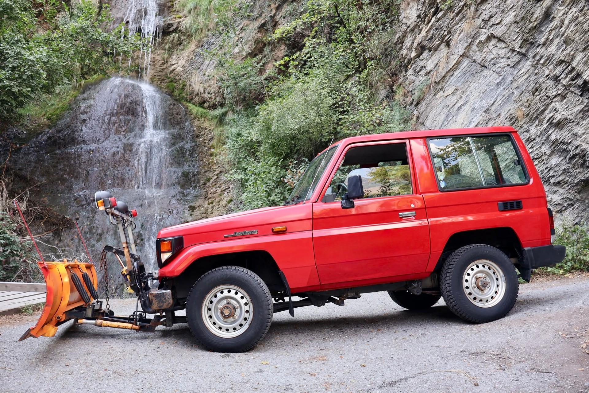 TOYOTA Land Cruiser 400 HdT 4.2 D-showroom-element-3