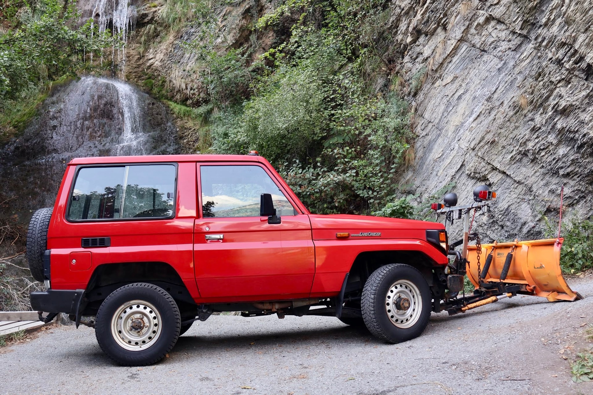 TOYOTA Land Cruiser 400 HdT 4.2 D-showroom-element-1