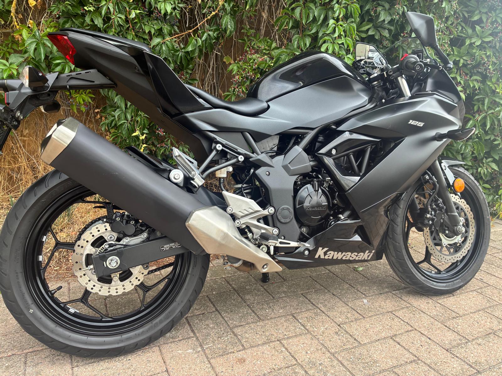 KAWASAKI Ninja 125-image-2