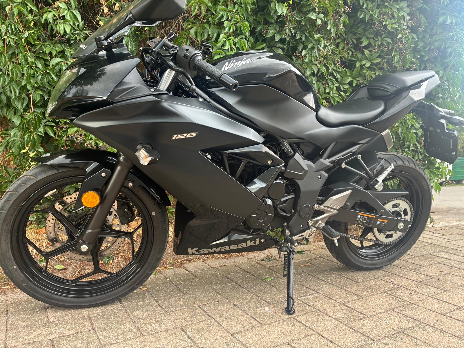 KAWASAKI Ninja 125-image-7