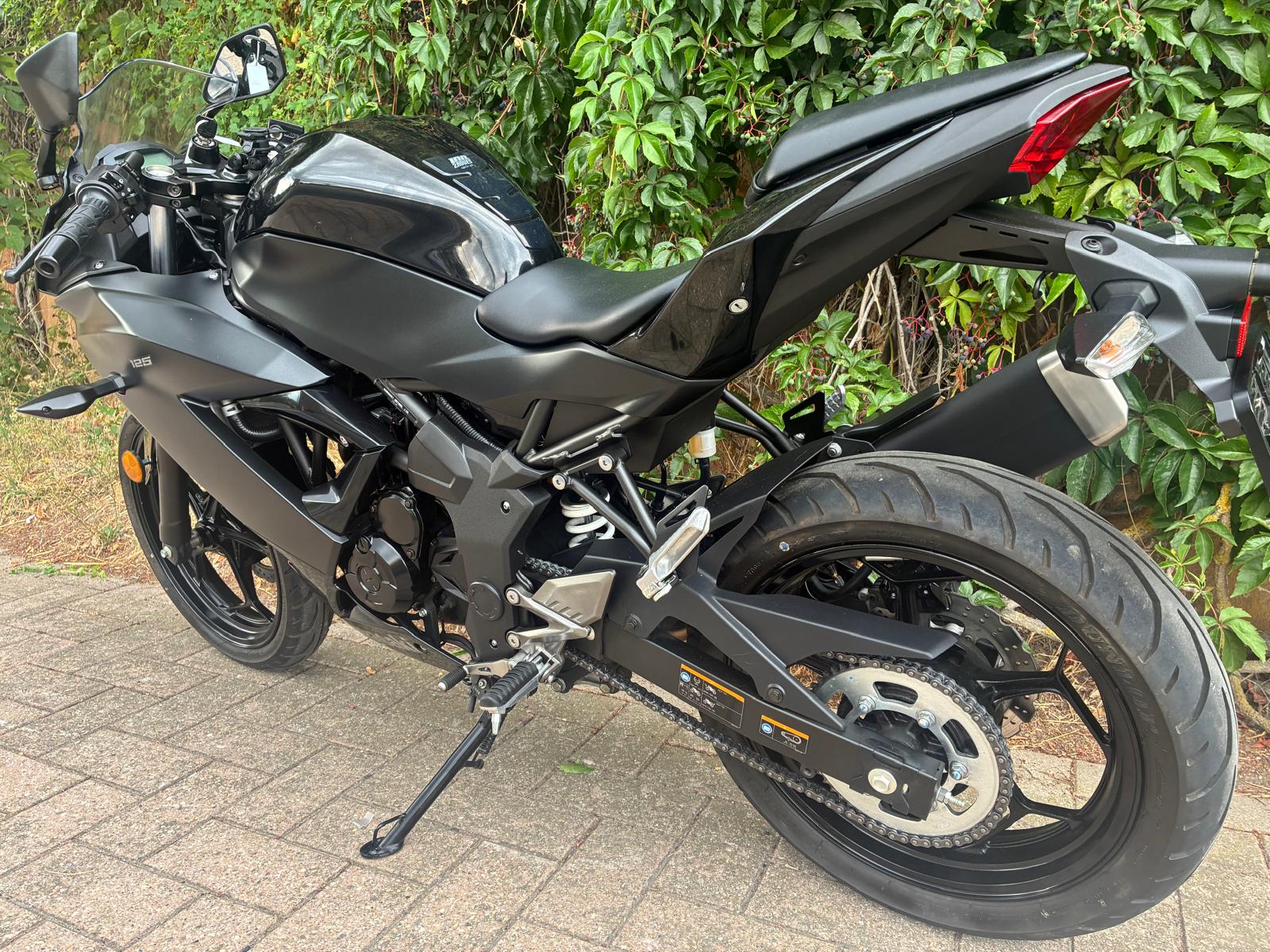 KAWASAKI Ninja 125-image-8