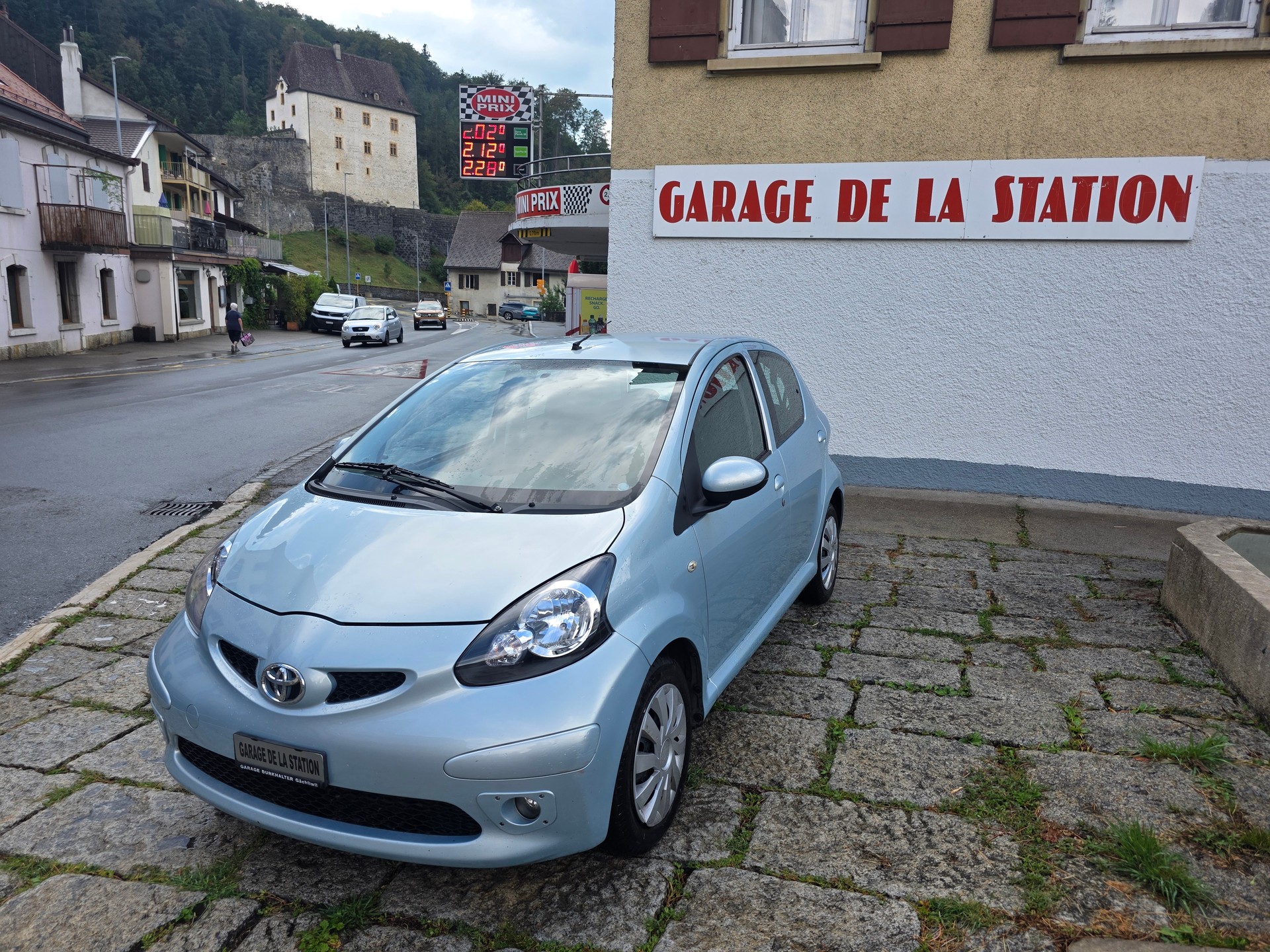 TOYOTA Aygo 1.0 Linea Terra-image-0