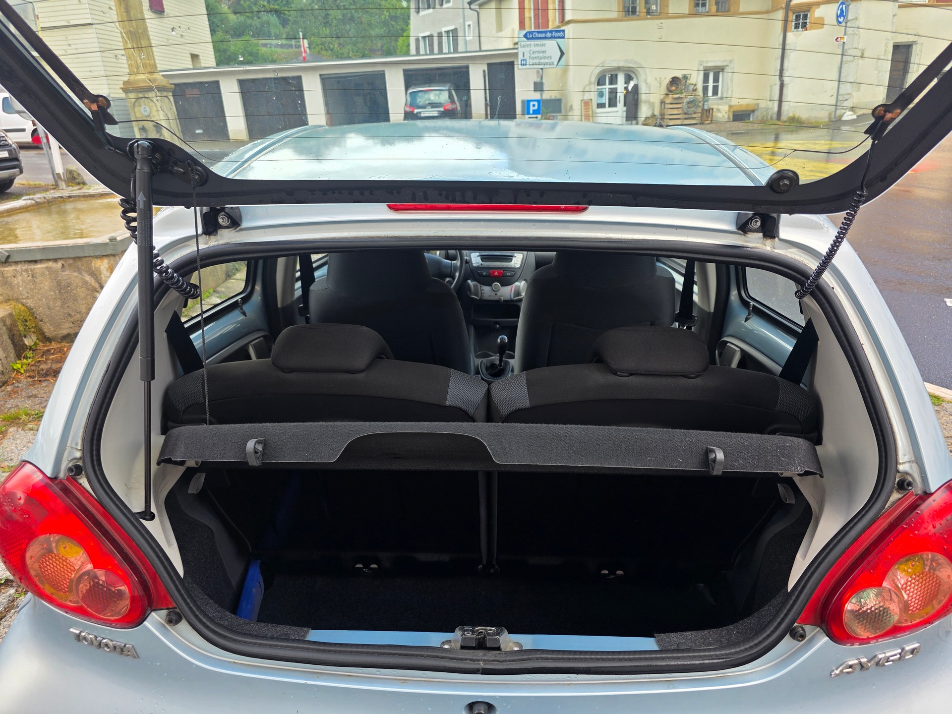 TOYOTA Aygo 1.0 Linea Terra-image-11