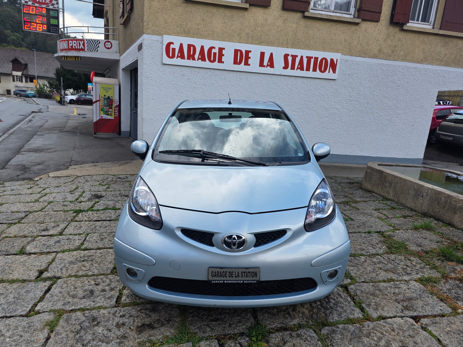 TOYOTA Aygo 1.0 Linea Terra-image-1