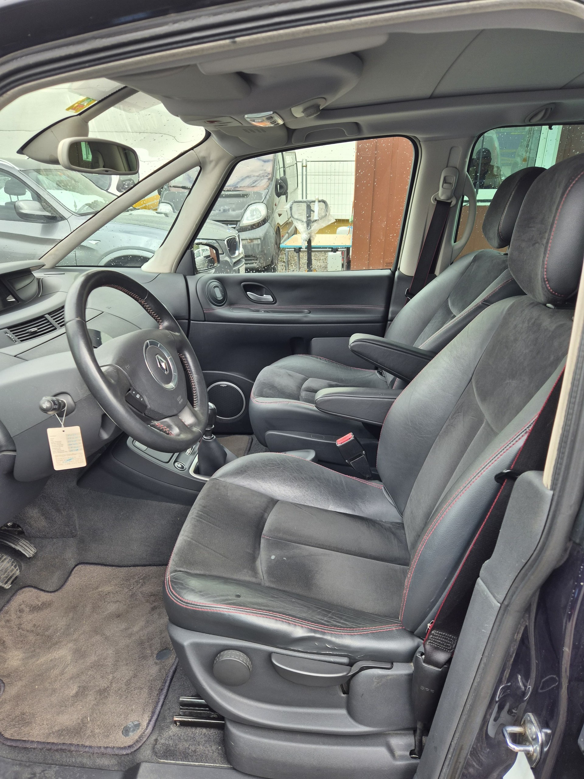 RENAULT Grand Espace 2.0 Turbo Privilège-image-9