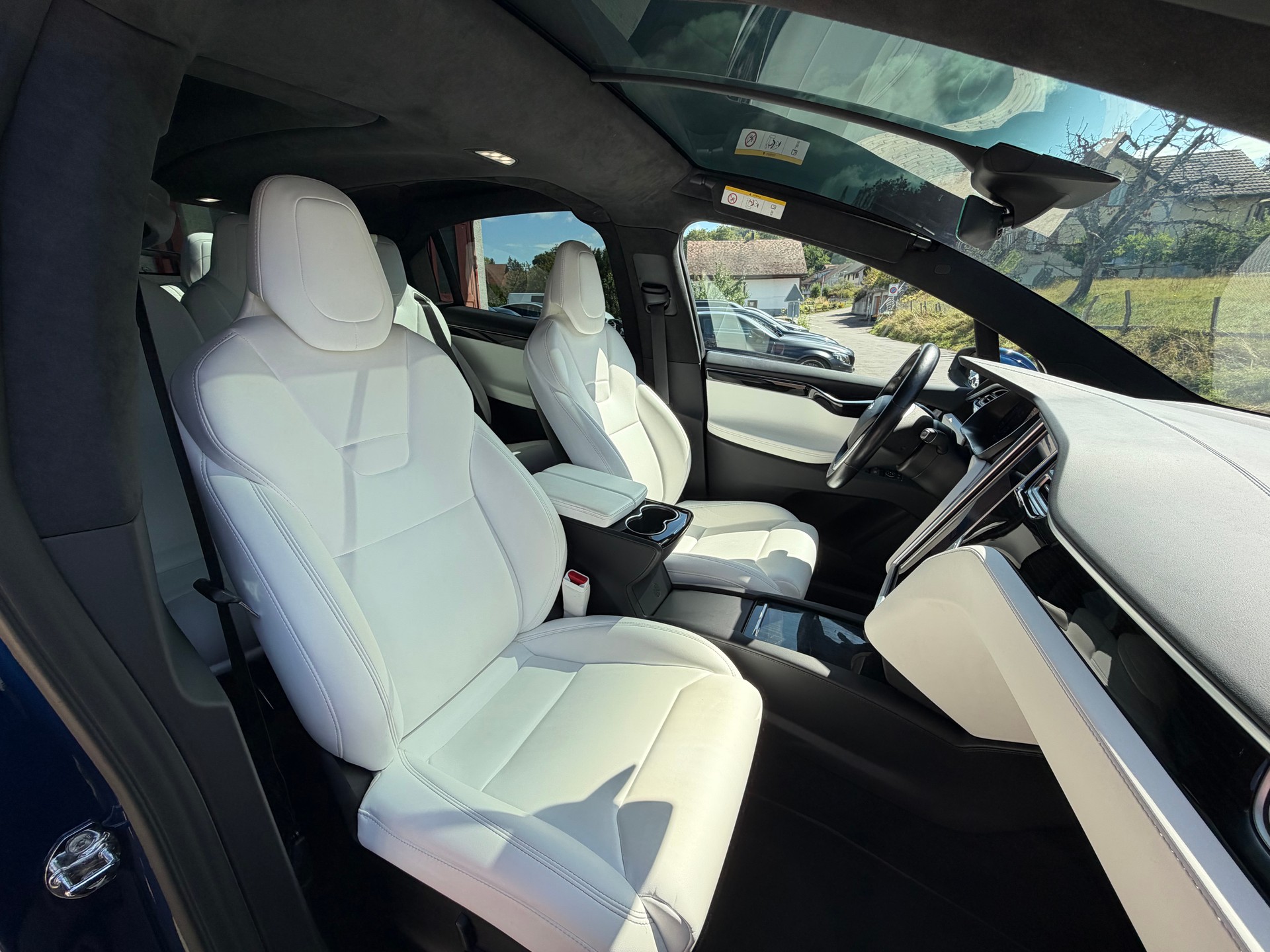 TESLA Model X 90 D / SoH 87,4% / 7Sitzer-image-12