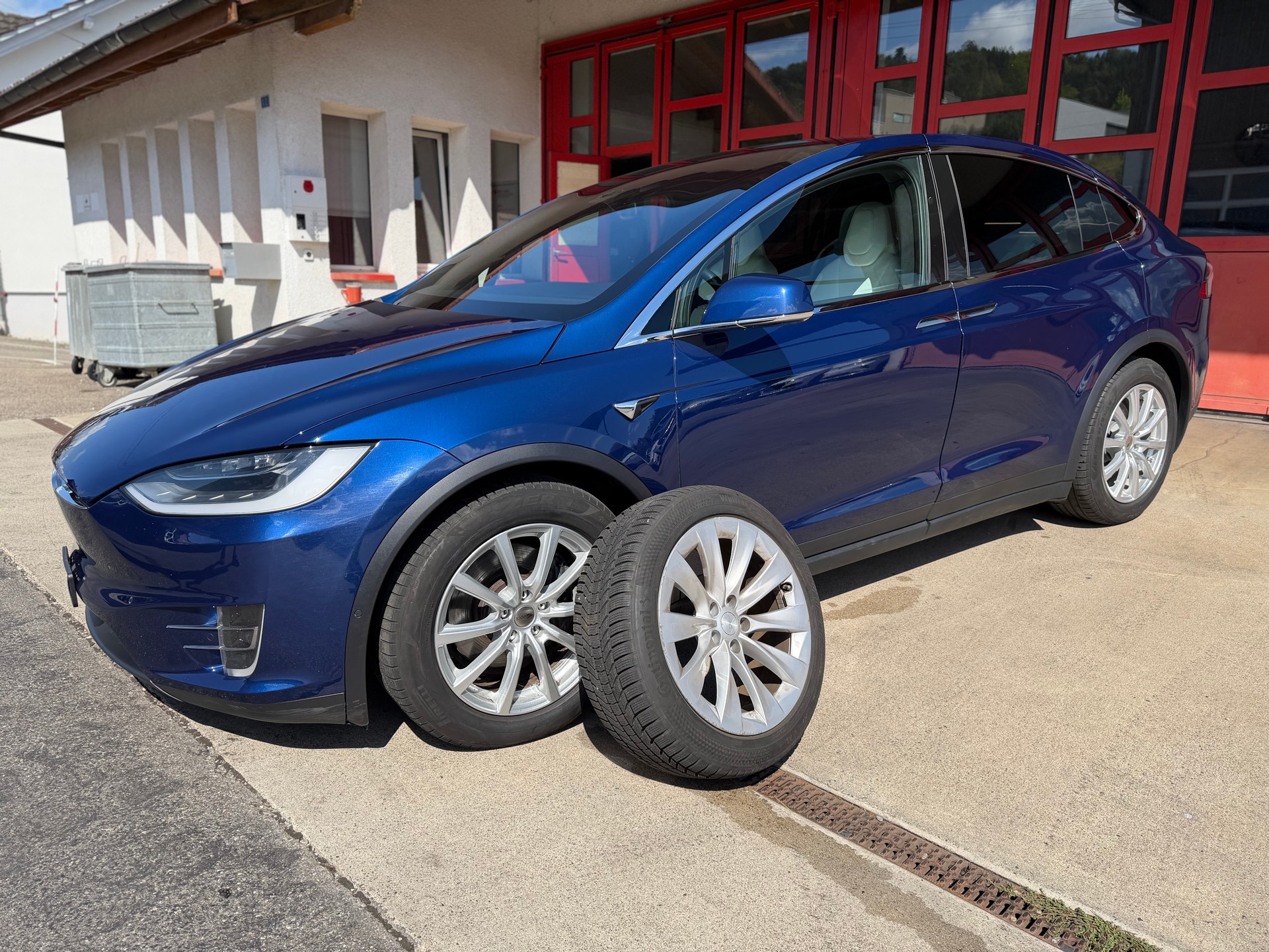 TESLA Model X 90 D / SoH 87,4% / 7Sitzer-image-3