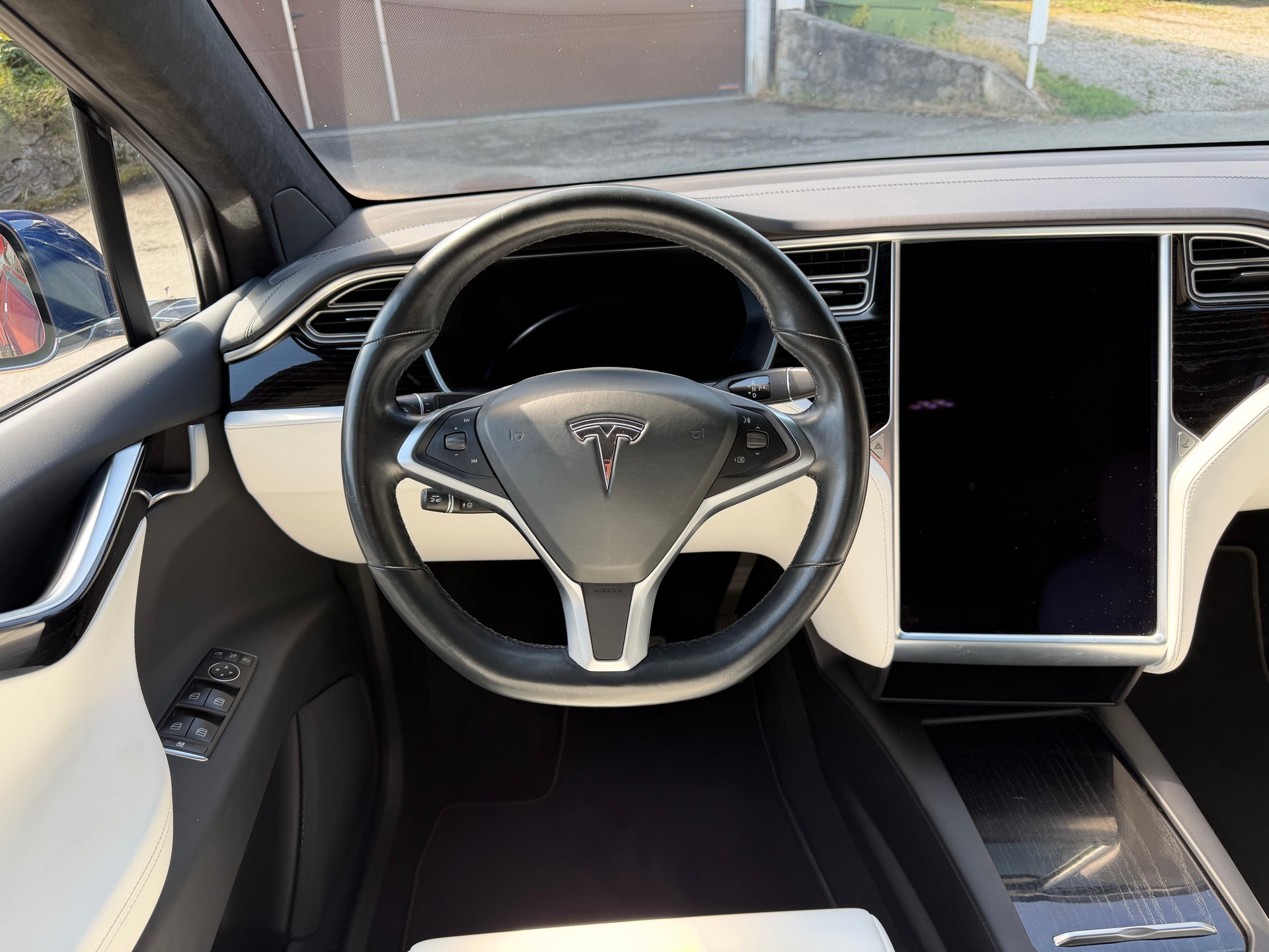 TESLA Model X 90 D / SoH 87,4% / 7Sitzer-image-21
