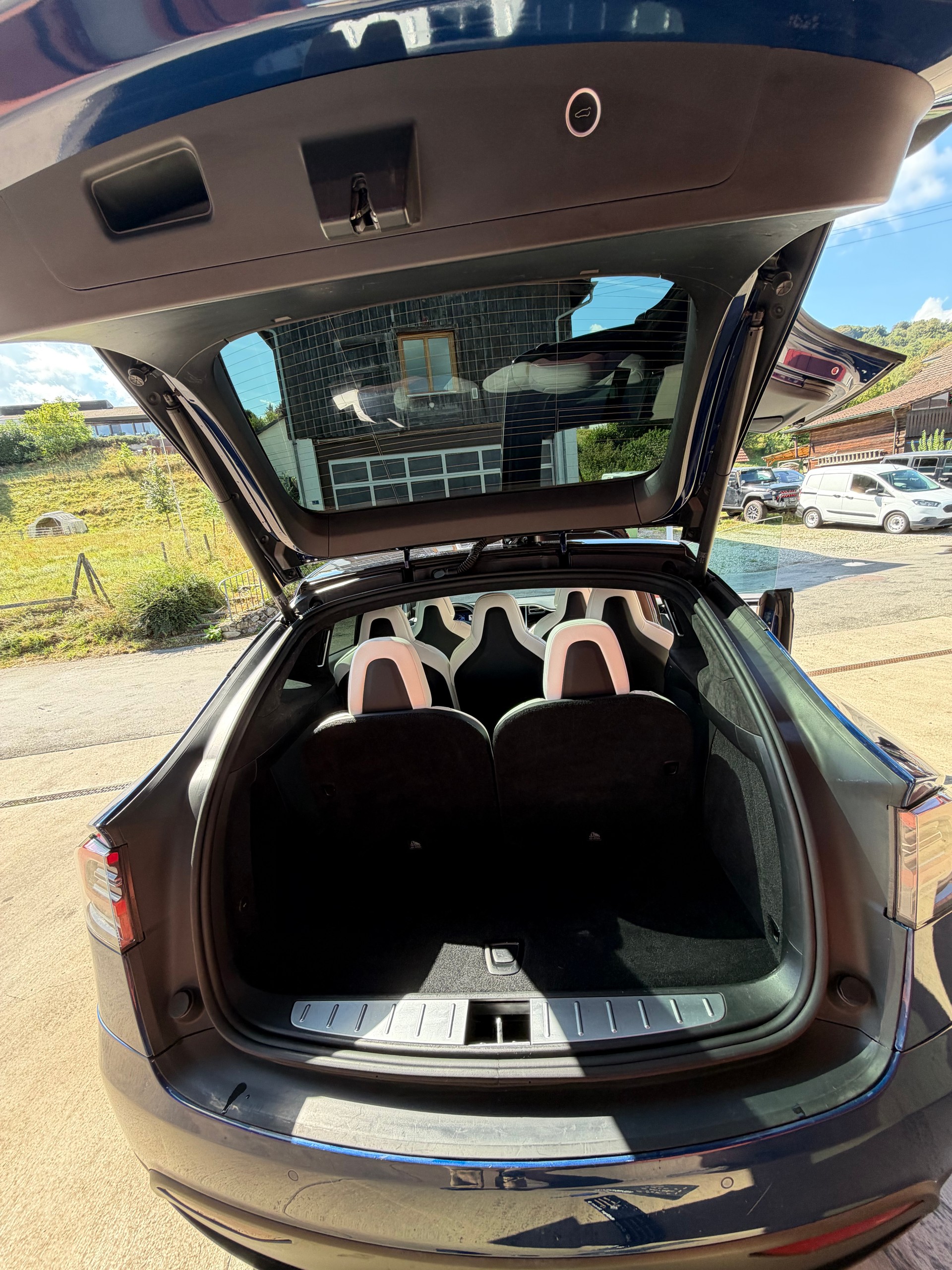 TESLA Model X 90 D / SoH 87,4% / 7Sitzer-image-15