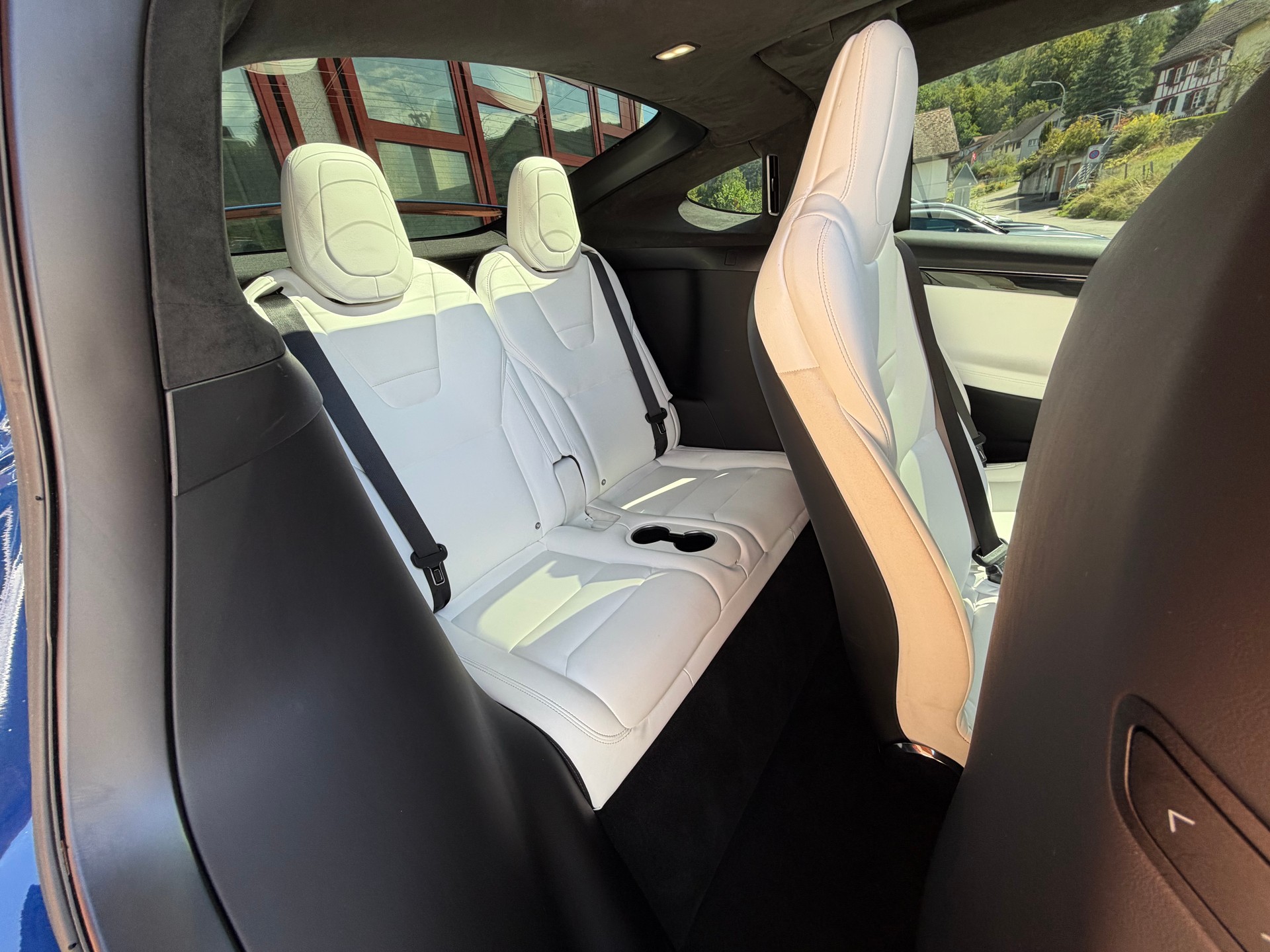 TESLA Model X 90 D / SoH 87,4% / 7Sitzer-image-14