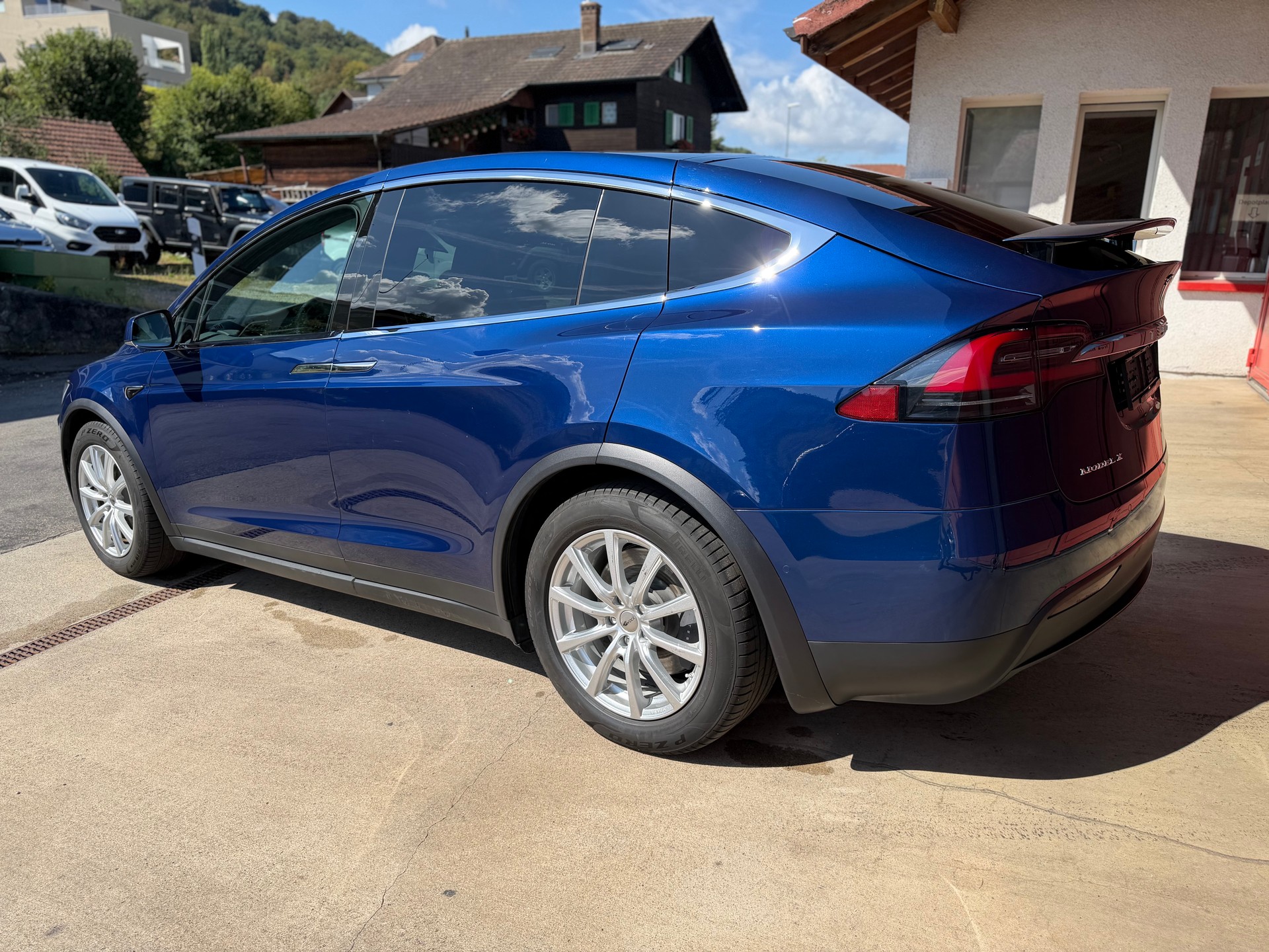 TESLA Model X 90 D / SoH 87,4% / 7Sitzer-image-5