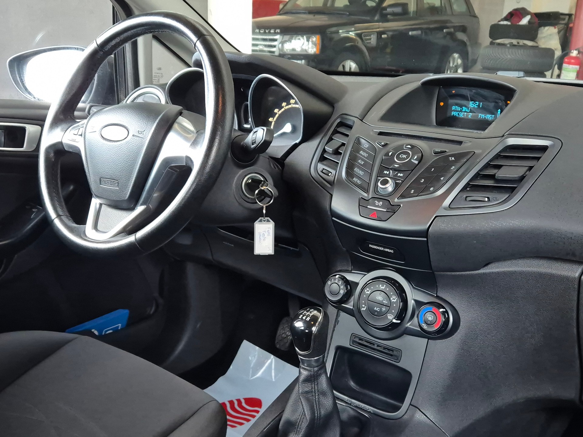 FORD Fiesta 1.0 Trend-image-10