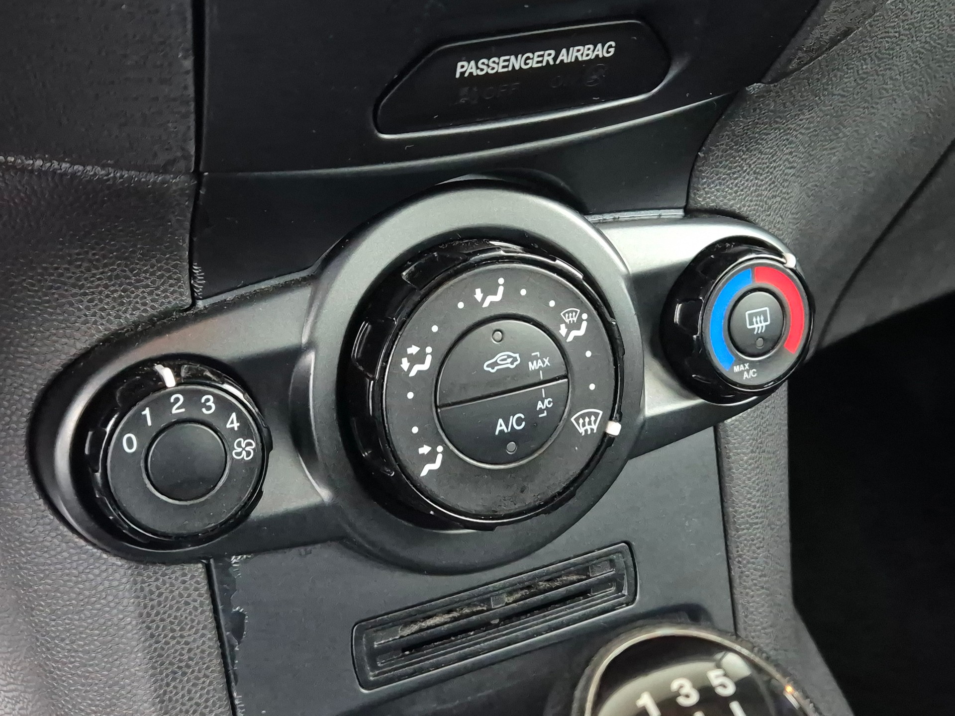 FORD Fiesta 1.0 Trend-image-16