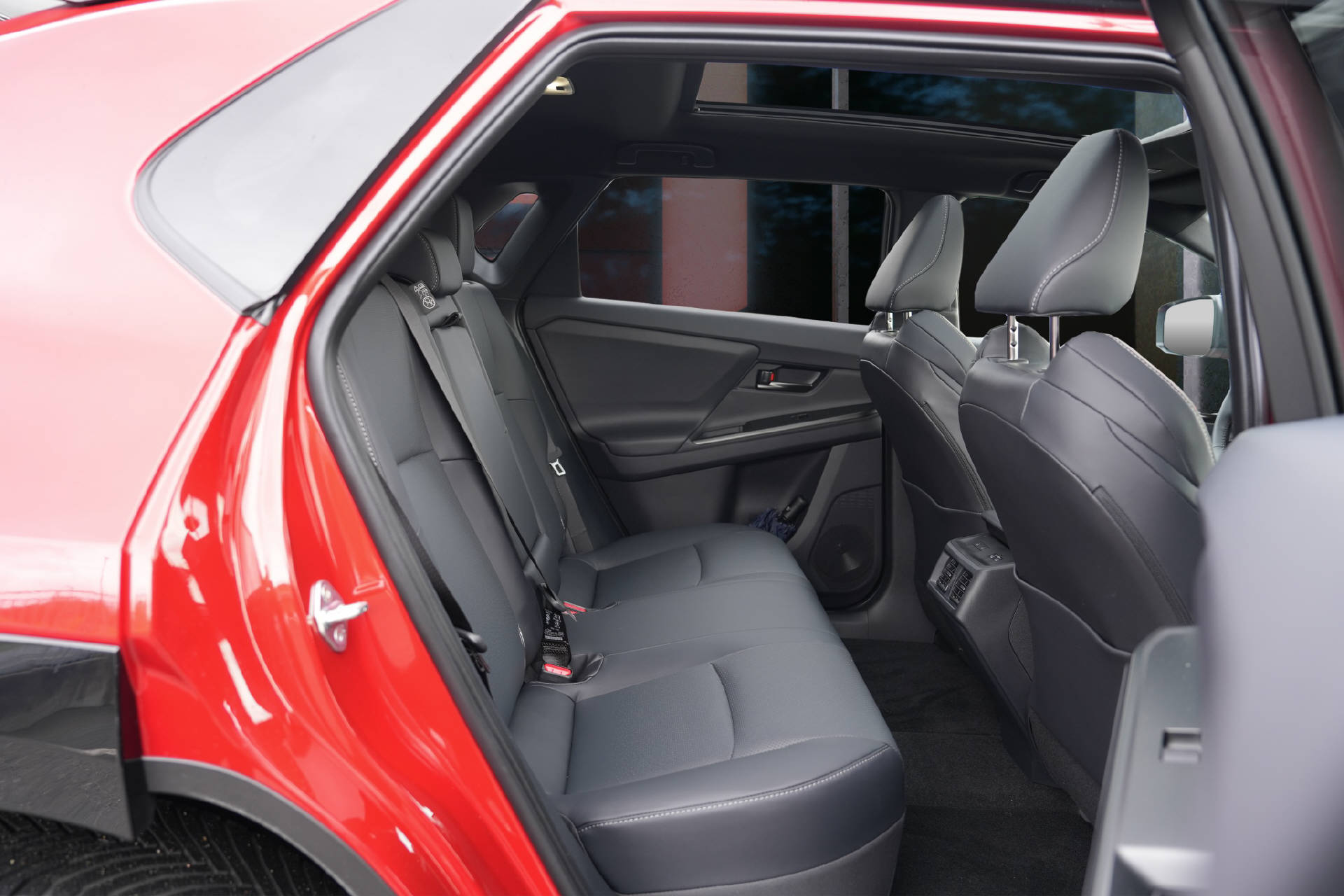 TOYOTA bZ4X Premium AWD Luxury-image-10