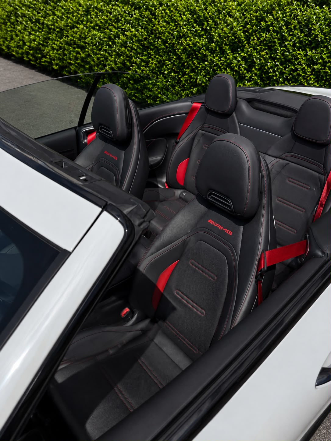 MERCEDES-BENZ CLE AMG 53 Cabrio 4Matic+ 9G-Tronic-image-6