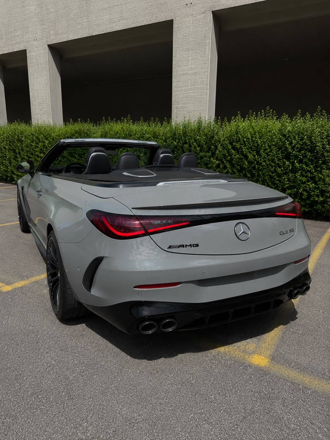 MERCEDES-BENZ CLE AMG 53 Cabrio 4Matic+ 9G-Tronic-image-2