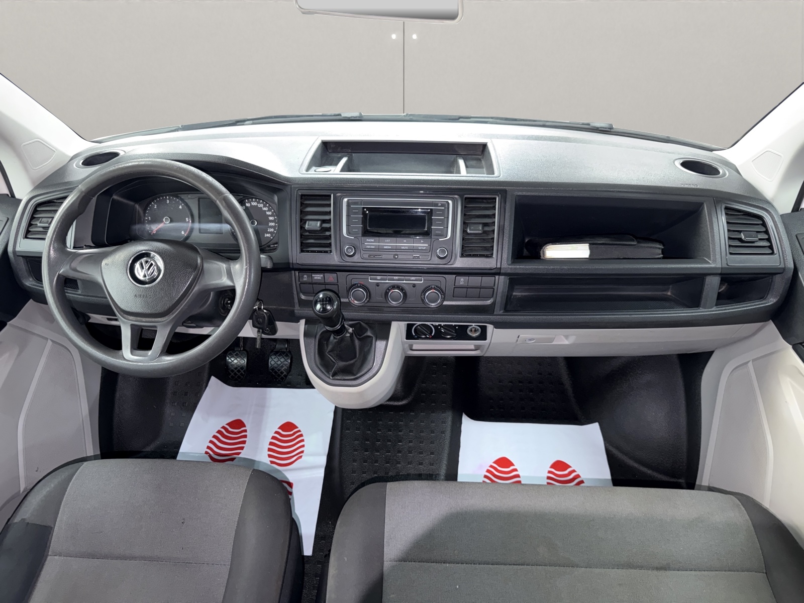 VW T6 2.0 TDI 4Motion 6 Plätzer ( Mit AHK / Sortimo Regale )-image-9