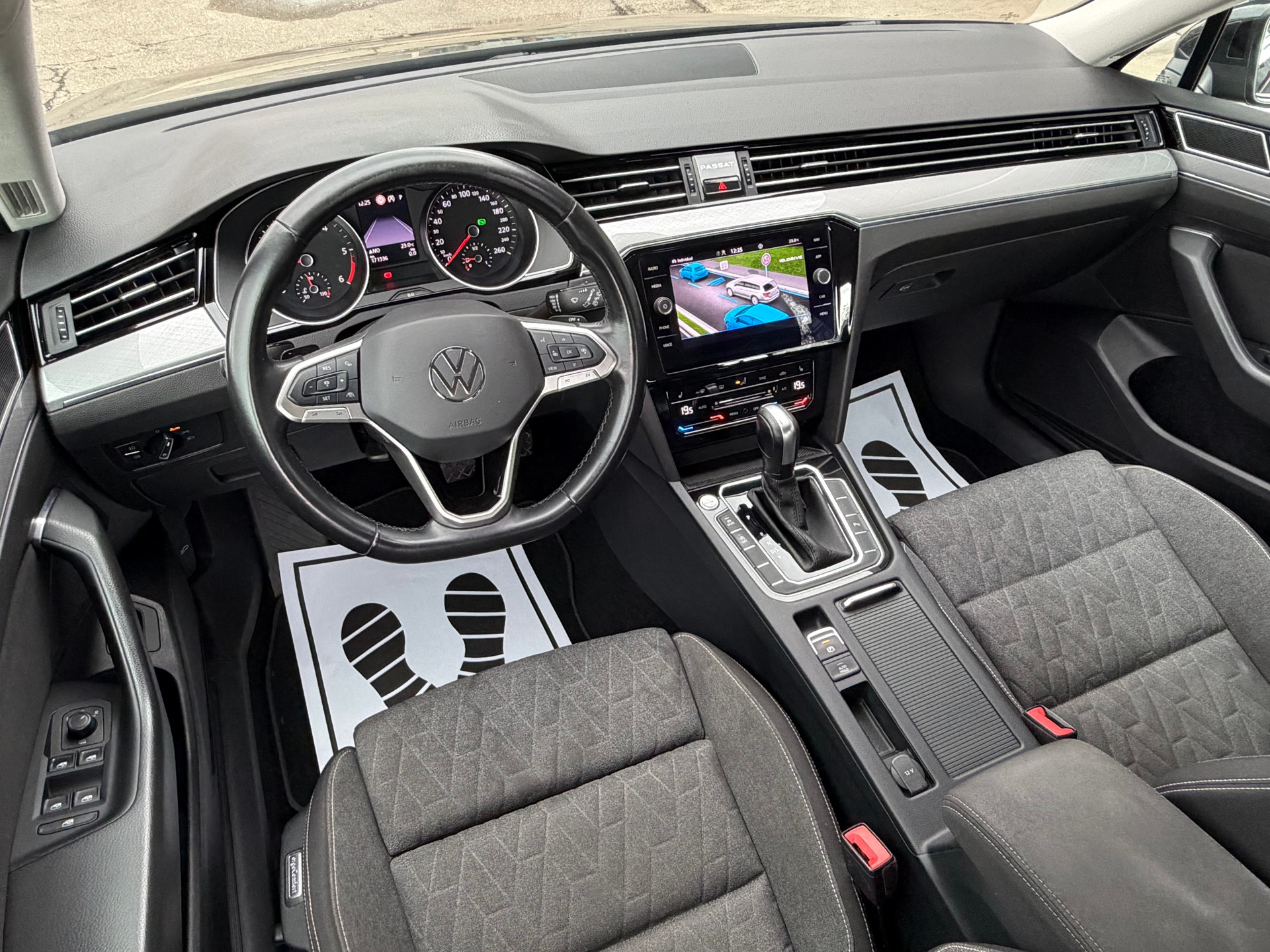 VW Passat 2.0 TDI BMT Business DSG-image-9