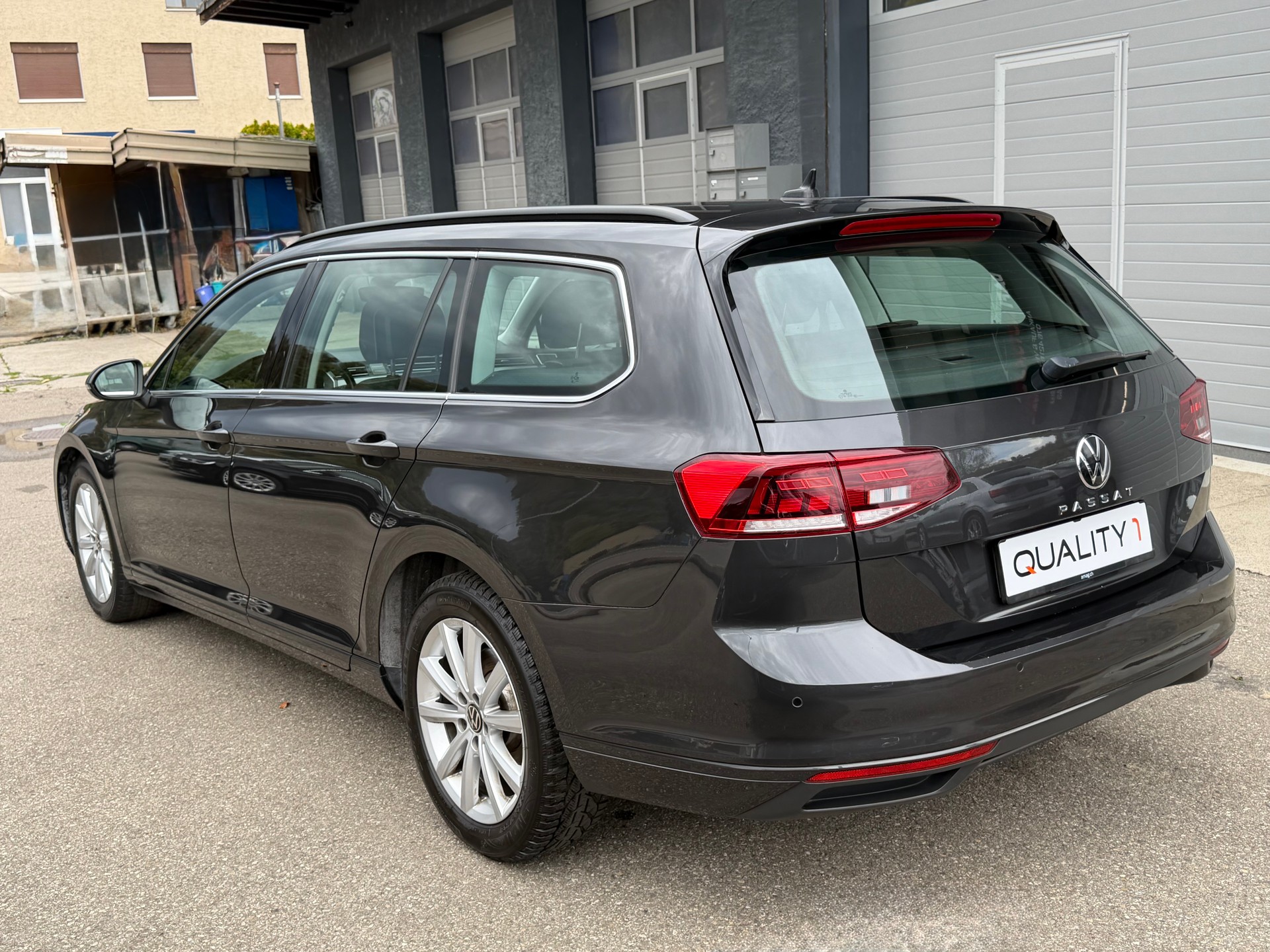 VW Passat 2.0 TDI BMT Business DSG-image-3