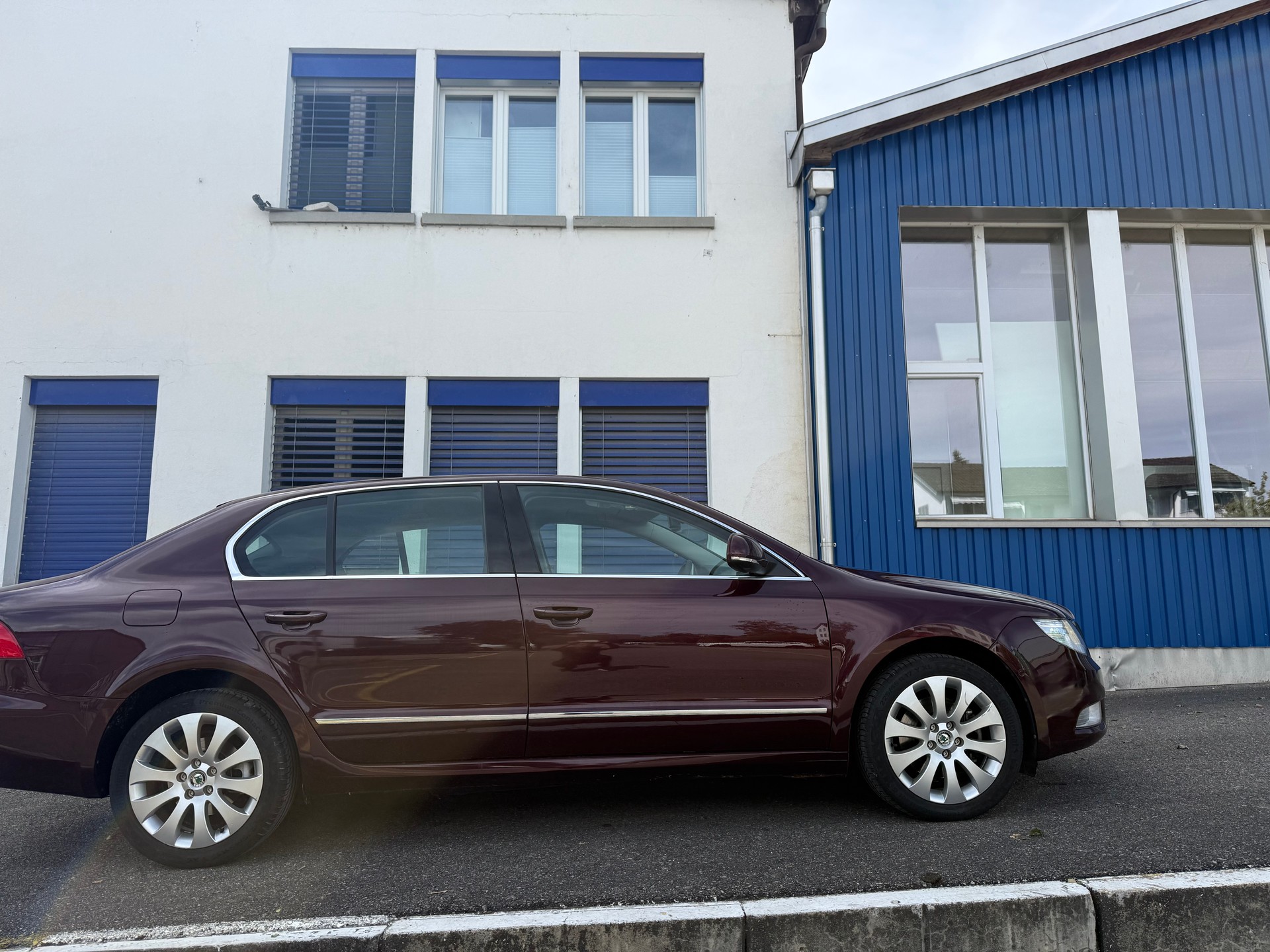 SKODA Superb 1.8 TSI Comfort DSG-image-2
