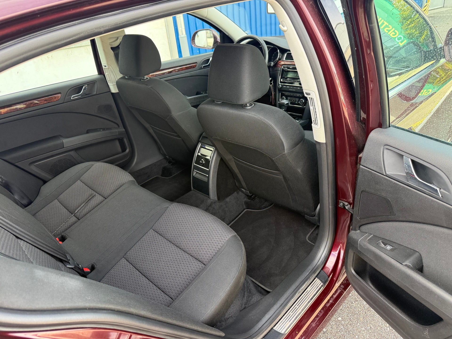 SKODA Superb 1.8 TSI Comfort DSG-image-10