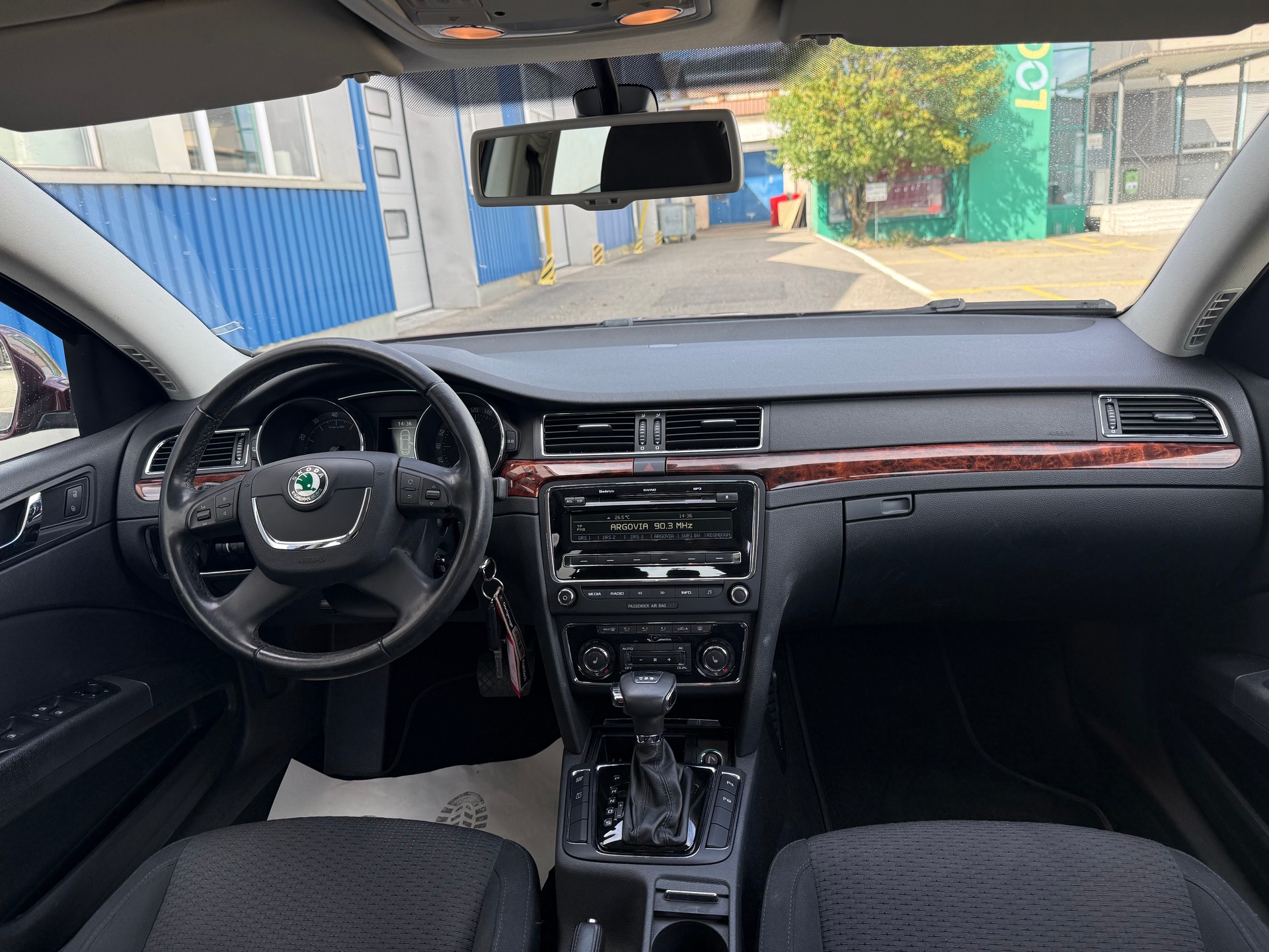 SKODA Superb 1.8 TSI Comfort DSG-image-7
