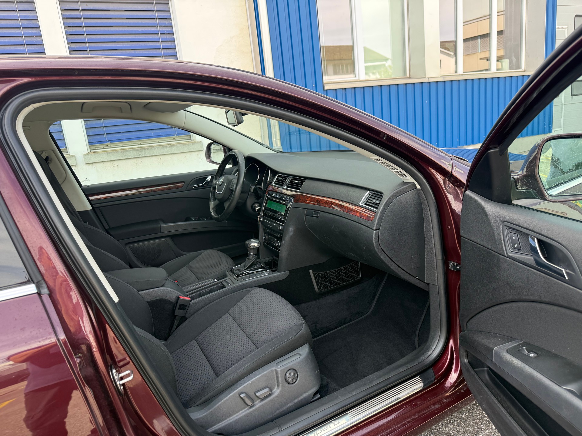 SKODA Superb 1.8 TSI Comfort DSG-image-6