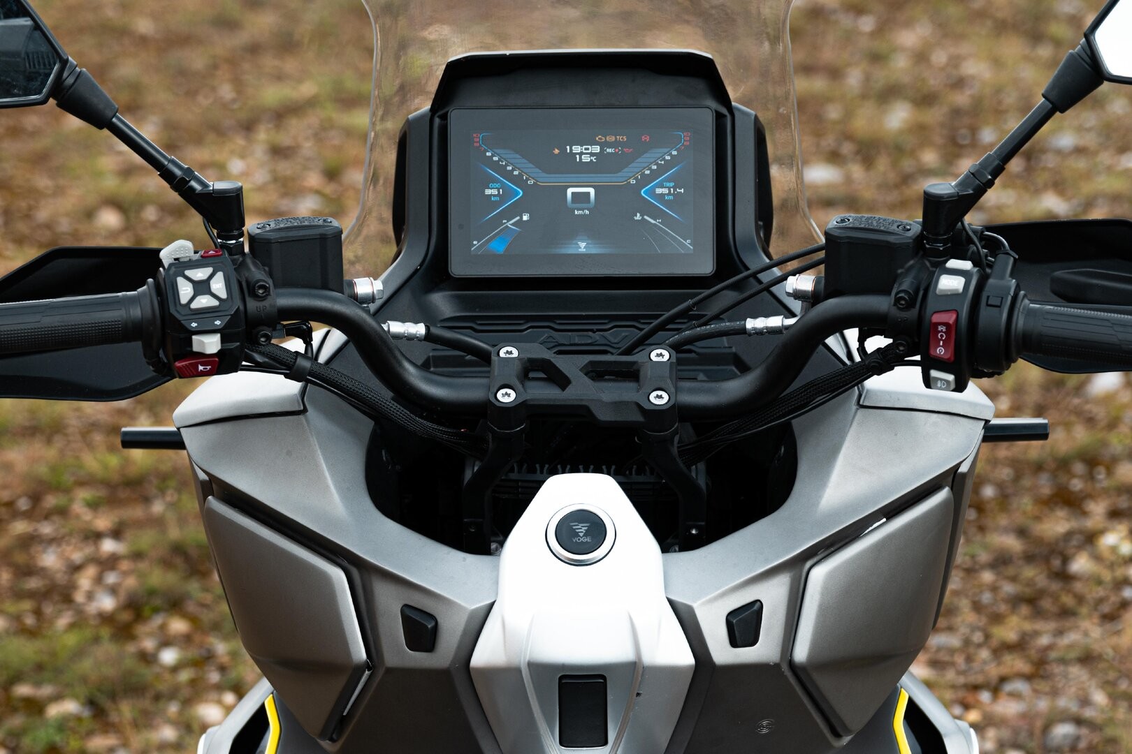 VOGE SR450X-showroom-element-2