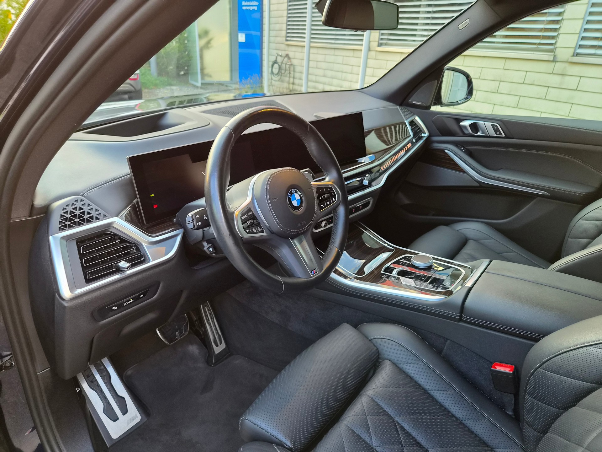 BMW 30d xDrive SAG-image-3