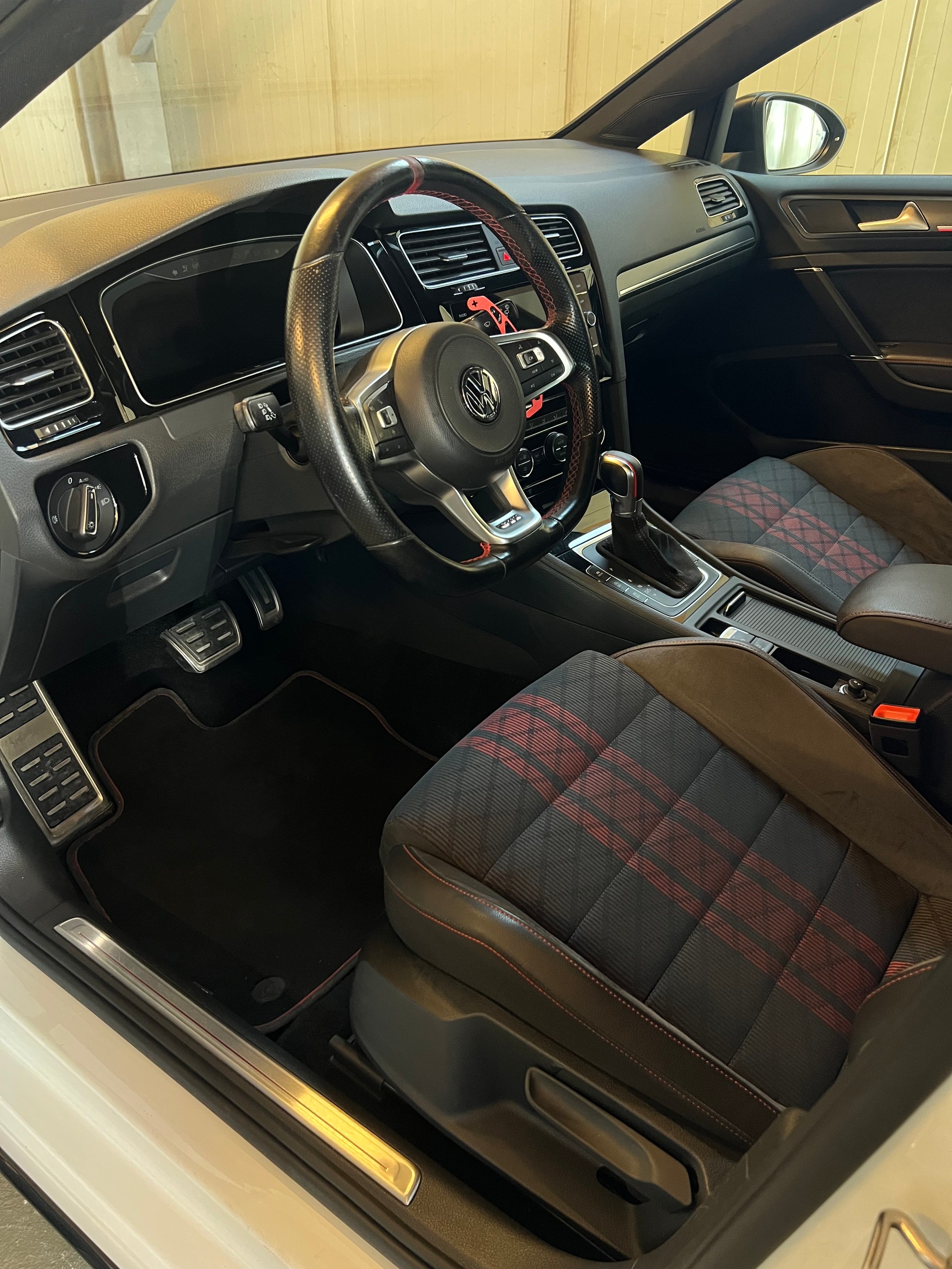 VW Golf 2.0 TSI GTI TCR DSG - Top Zustand - Leasing ab 345.- ohne anzhalung-image-10