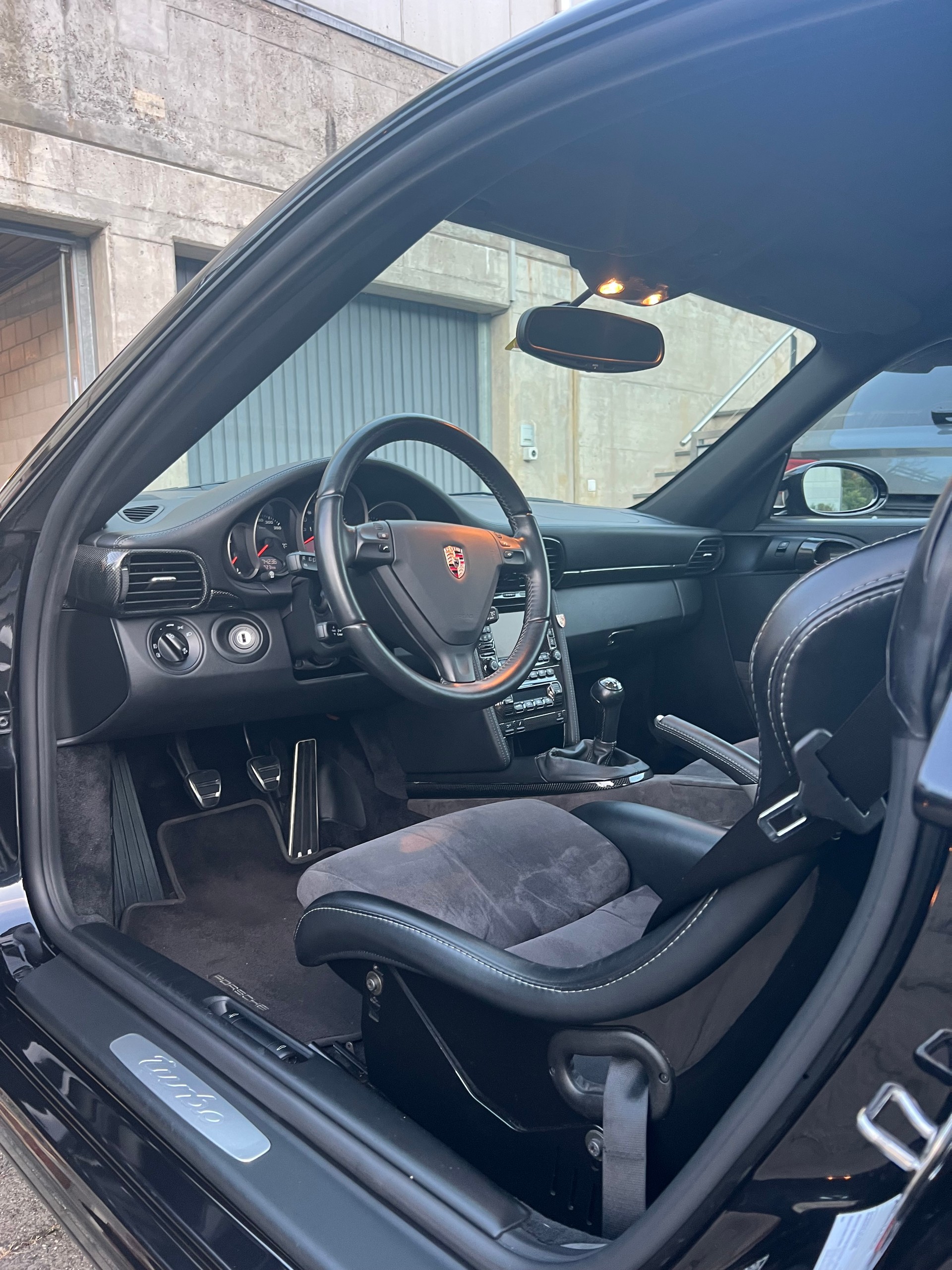 PORSCHE 3.6 Turbo-image-3