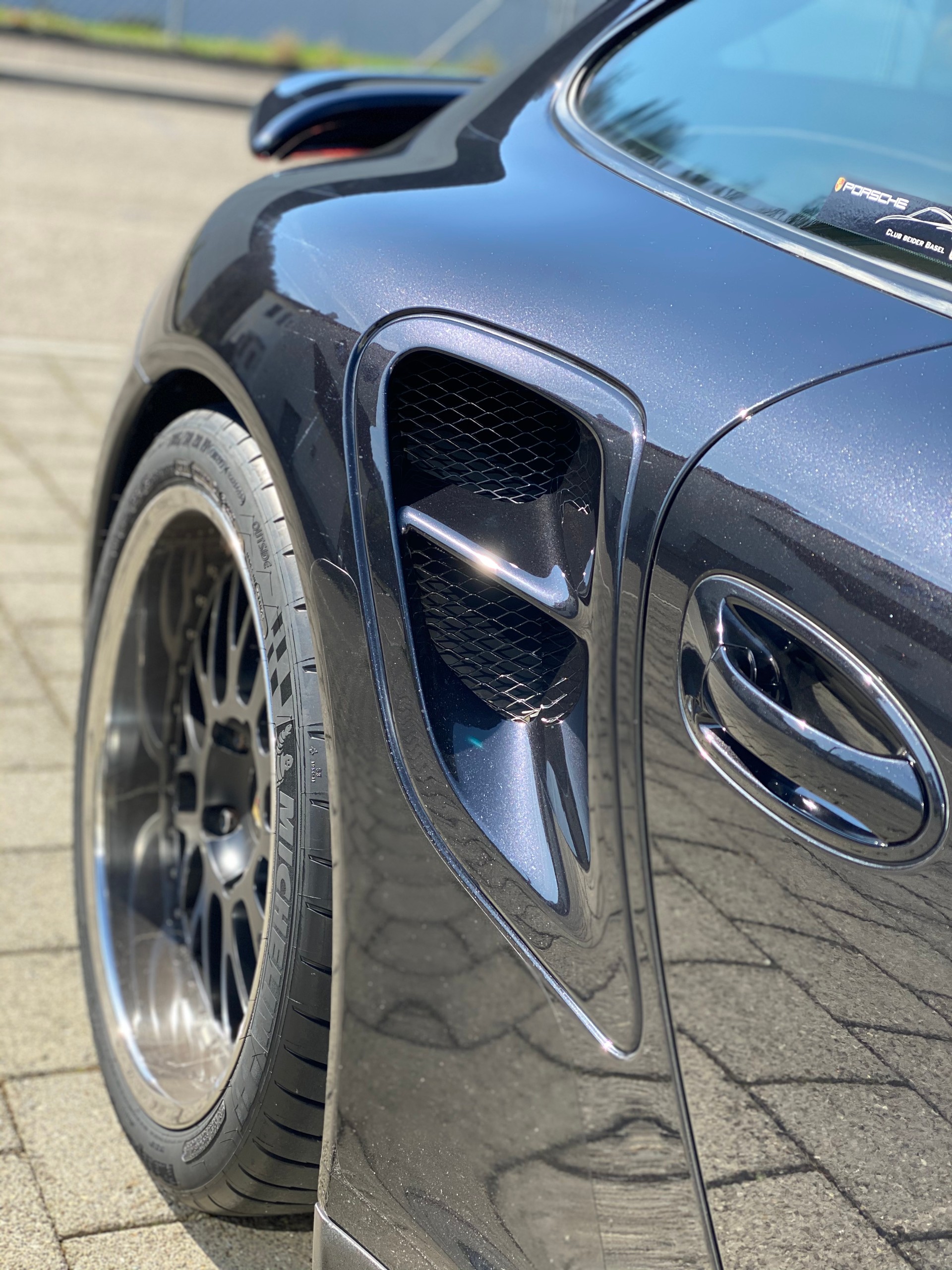 PORSCHE 3.6 Turbo-image-2