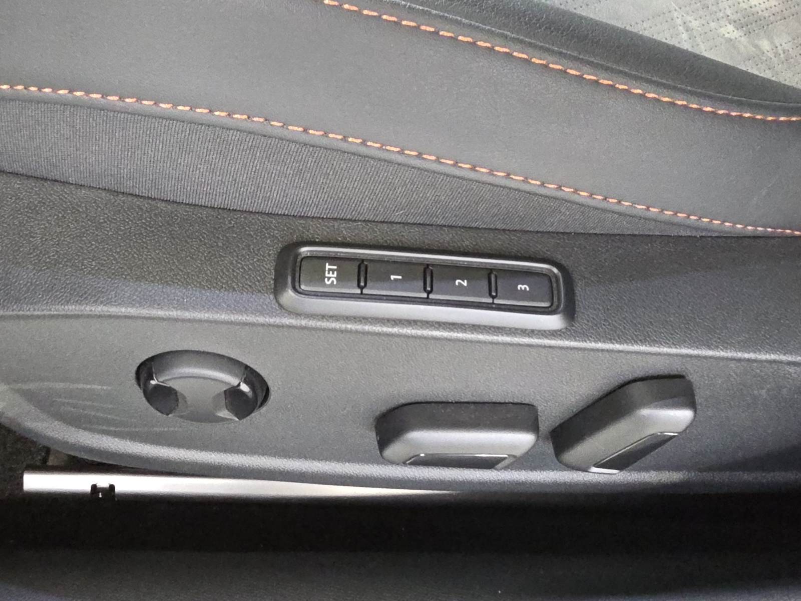 CUPRA LEON 2.0 TSI VZ DSG-image-13