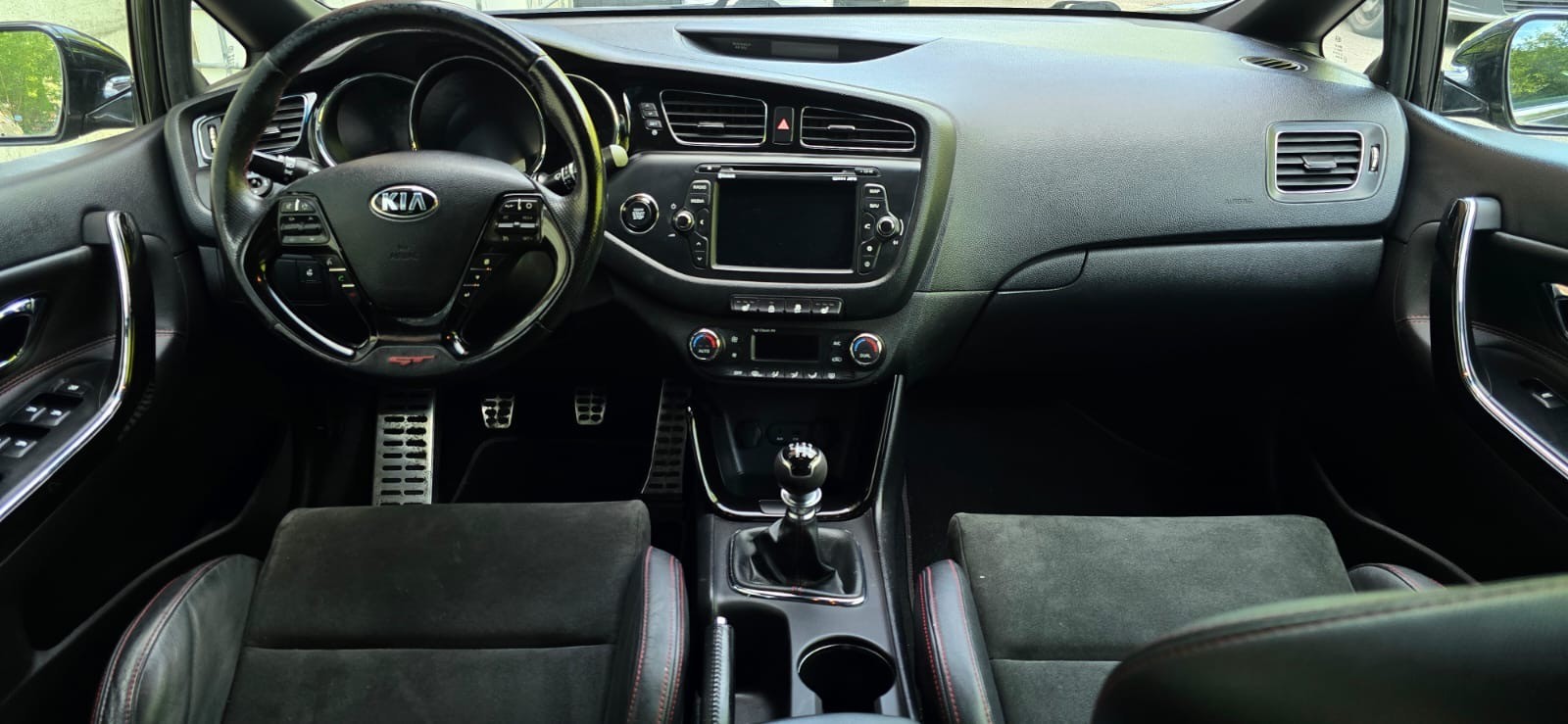 KIA Cee'd 1.6 GDi Turbo GT-image-8