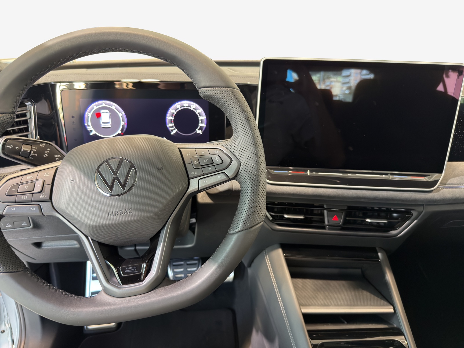 VW Tiguan 2.0 TSI DSG R-Line Plus 4Motion-image-8