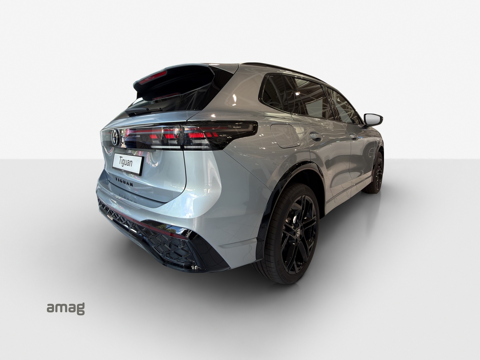 VW Tiguan 2.0 TSI DSG R-Line Plus 4Motion-image-4