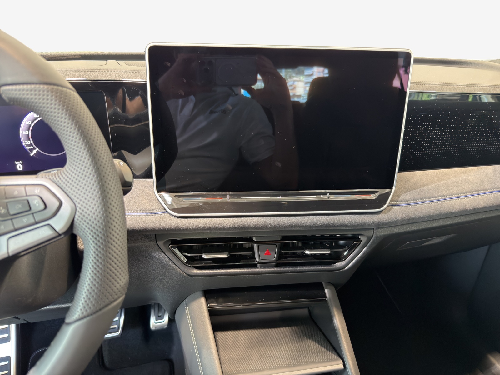 VW Tiguan 2.0 TSI DSG R-Line Plus 4Motion-image-10