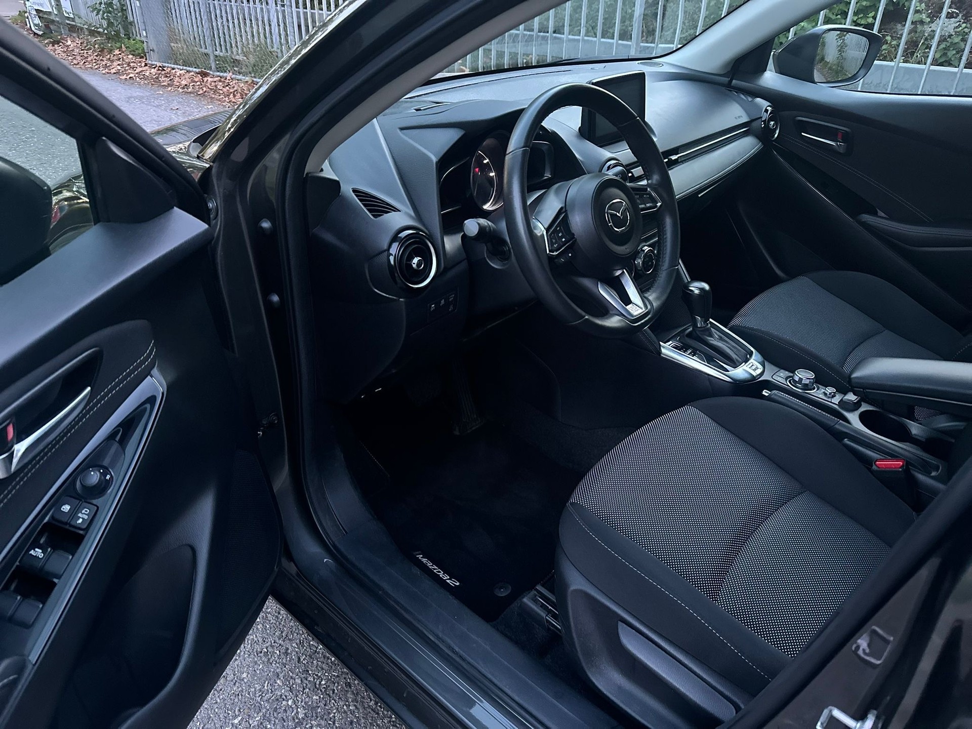 MAZDA 2 SKYACTIV-G 90 Revolution Automat-image-10