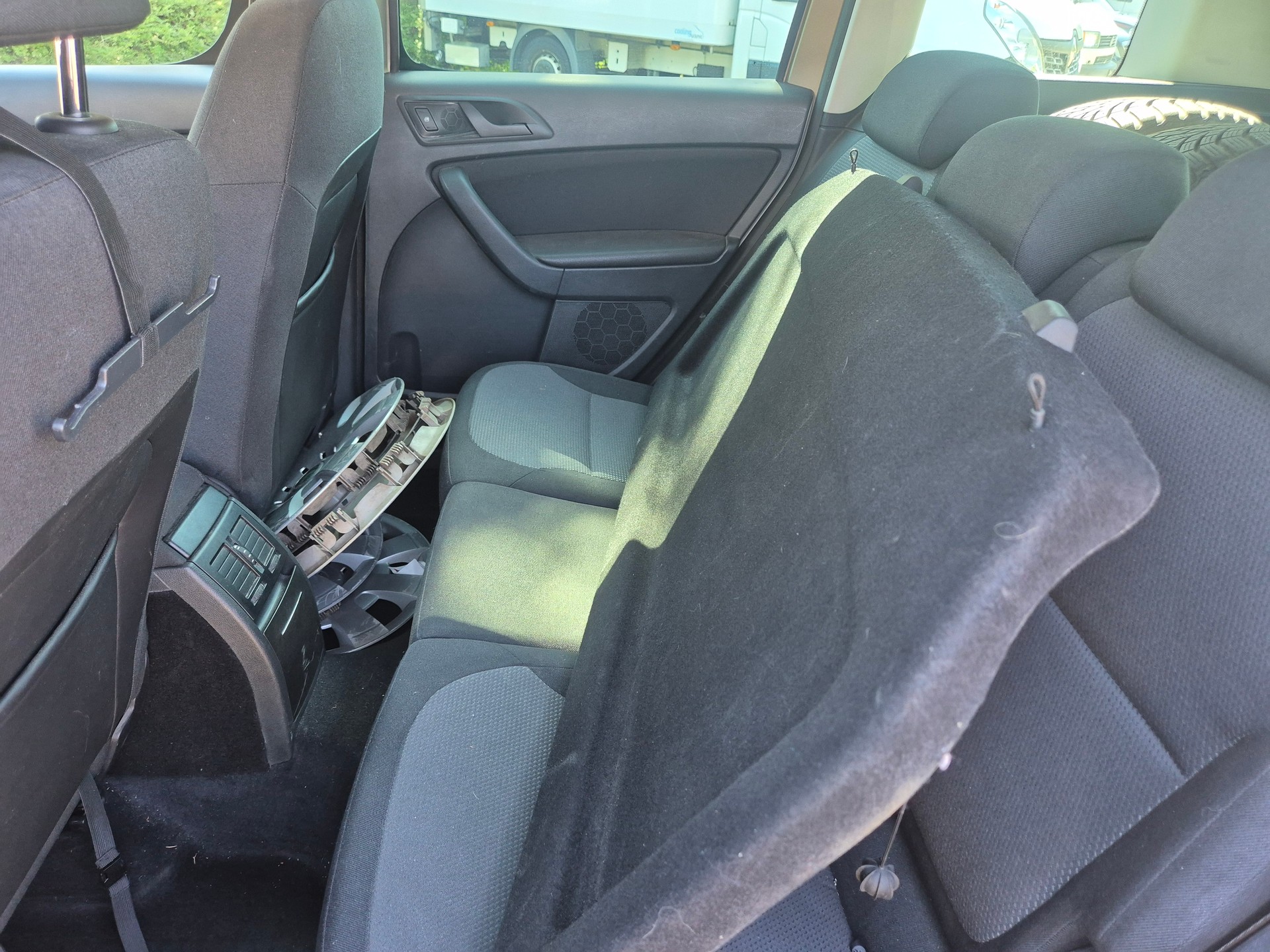 SKODA Yeti 1.8 TSI Entry 4x4-image-11