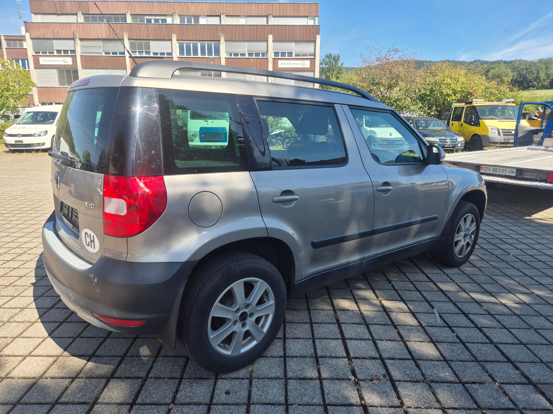 SKODA Yeti 1.8 TSI Entry 4x4-image-5