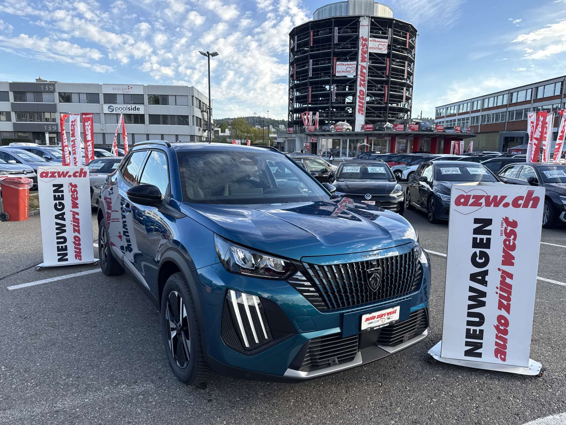 PEUGEOT 2008 1.2 145 MHEV Allure Automat-image-0