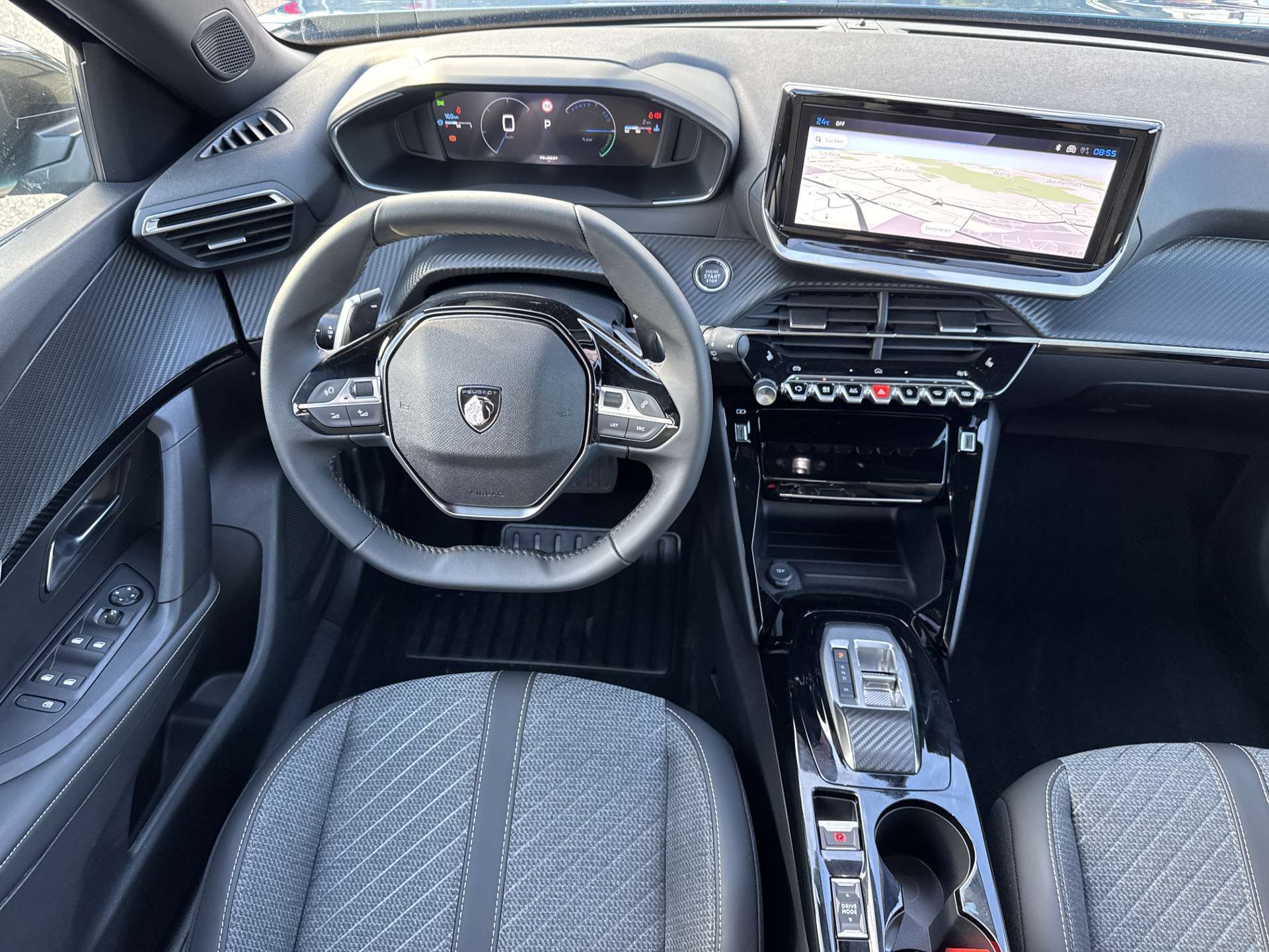 PEUGEOT 2008 1.2 145 MHEV Allure Automat-image-4