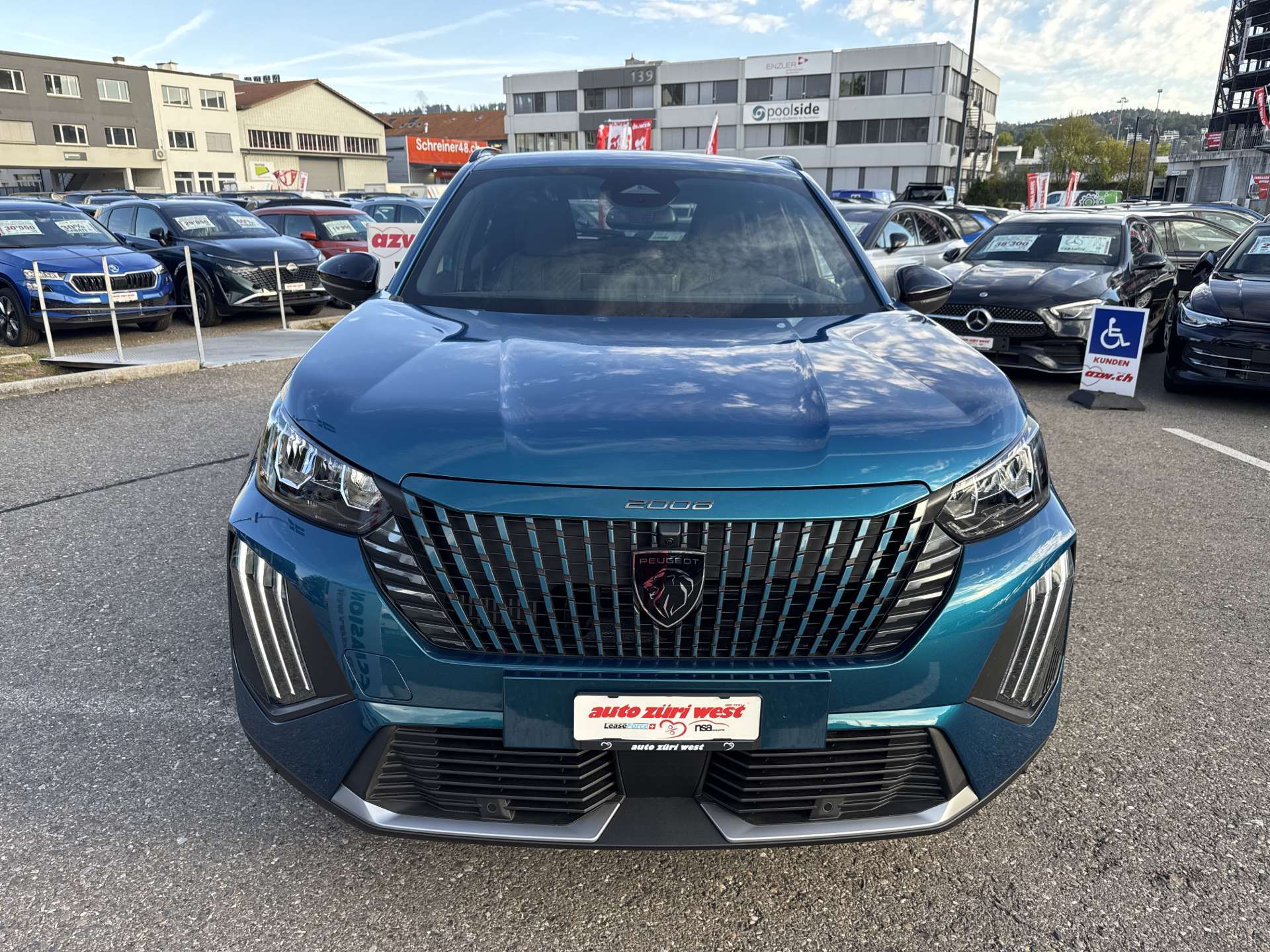 PEUGEOT 2008 1.2 145 MHEV Allure Automat-image-13