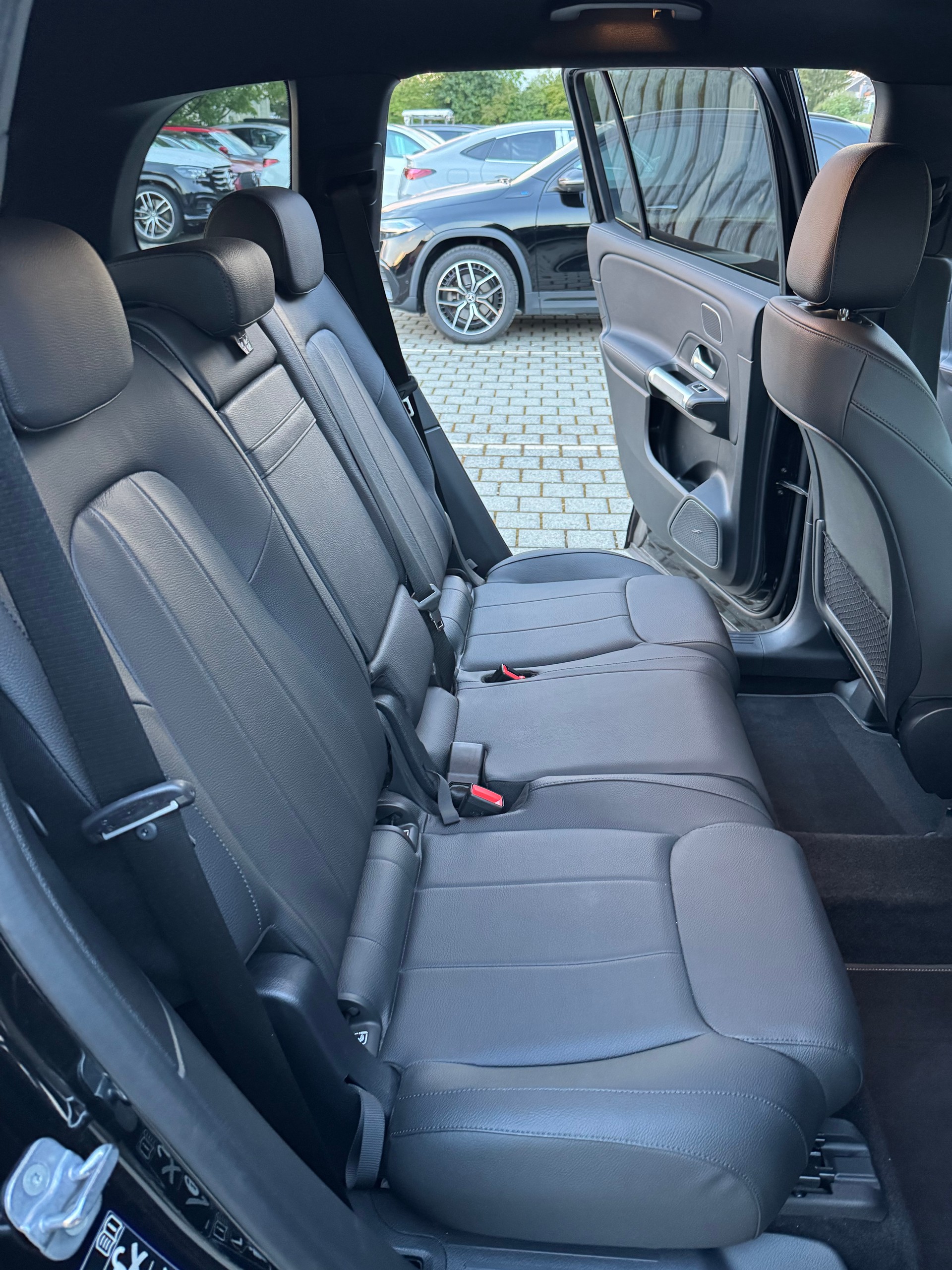 MERCEDES-BENZ GLB 250 Progressive 4matic-image-15