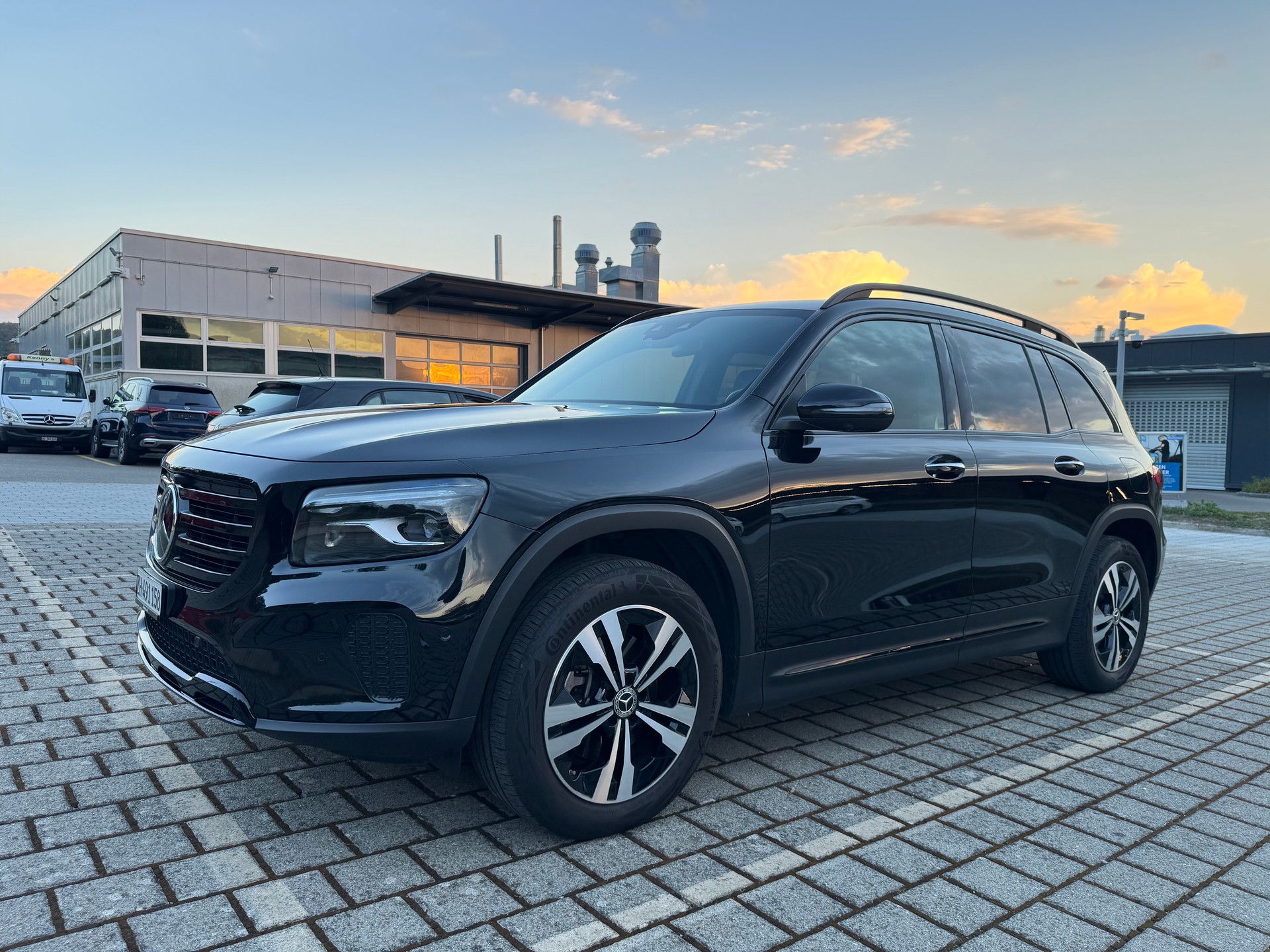 MERCEDES-BENZ GLB 250 Progressive 4matic-image-9